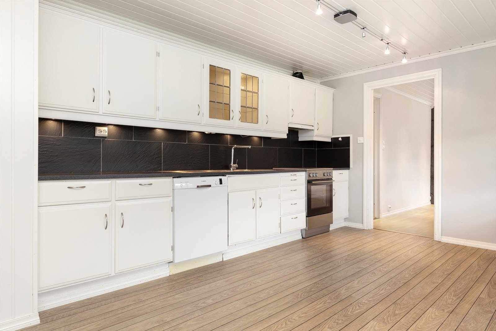 Hamrankjøkken inkl. oppvaskmaskin Galleribilde