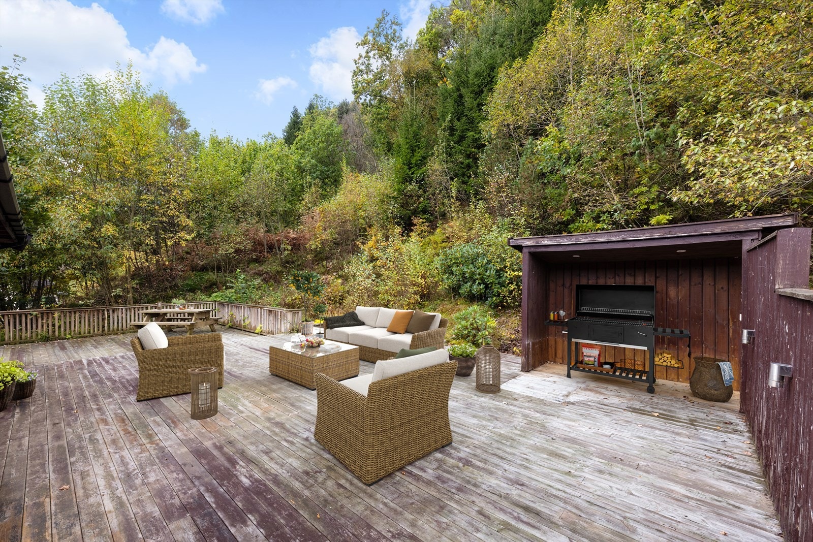 Stor terrasse - virtuelt møblert Galleribilde