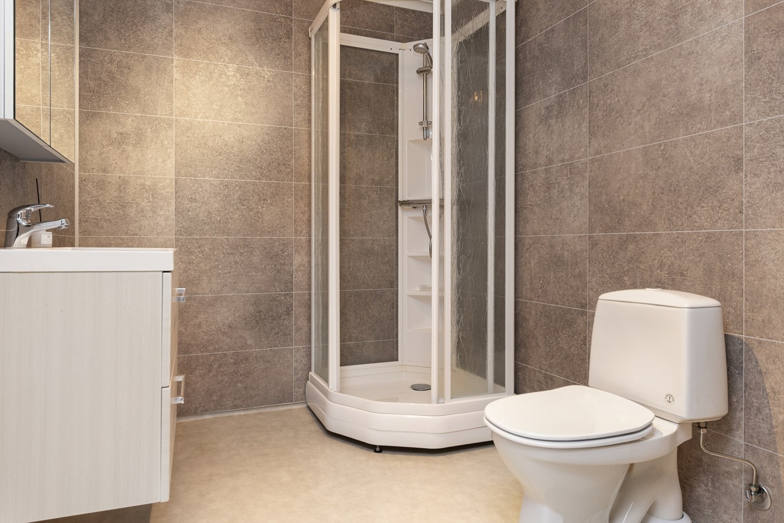 Bad/wc underetg. Galleribilde