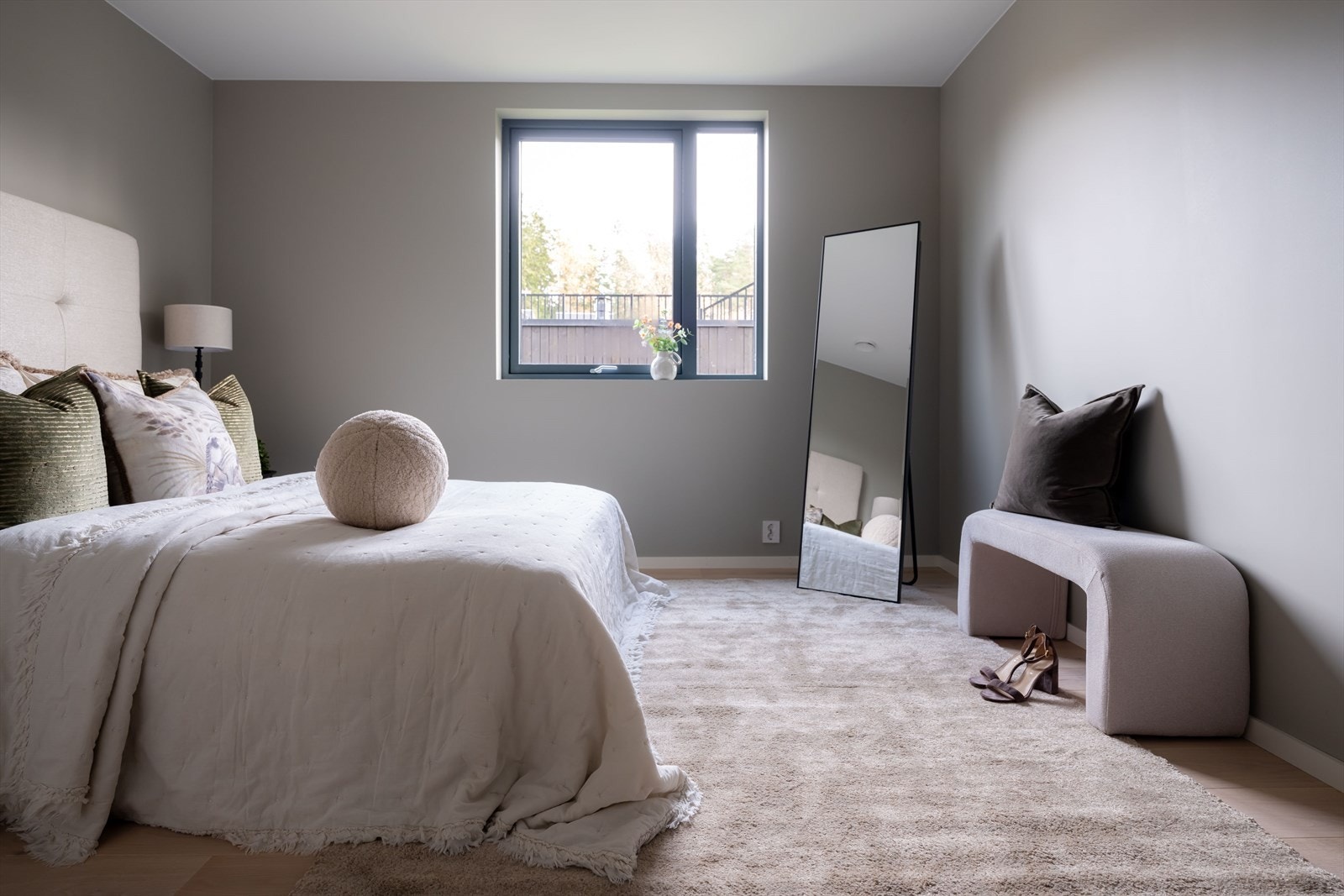 Her er det god plass for etablering av garderobeskap. Galleribilde