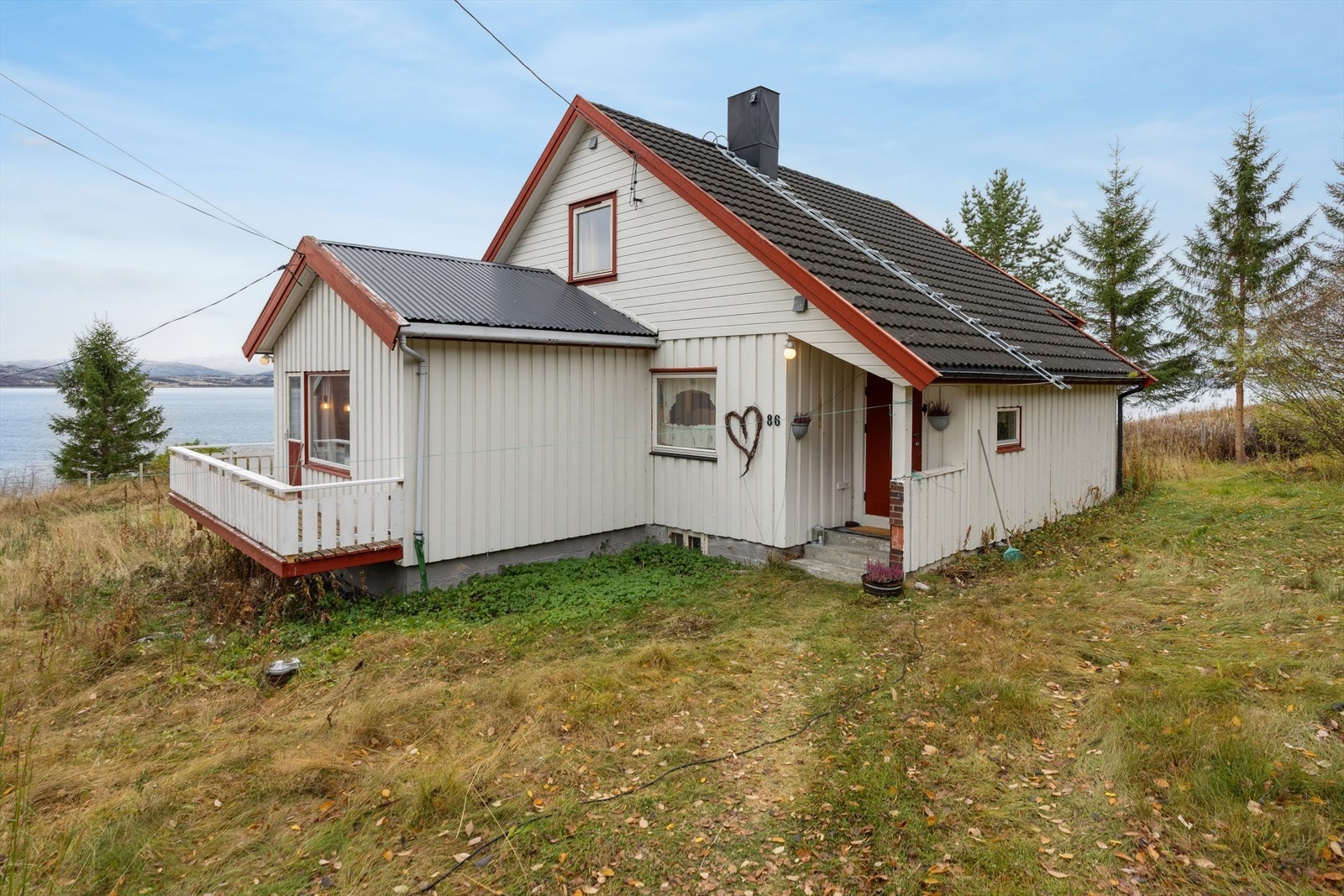 Enebolig i landlige og flott omgivelser. Galleribilde