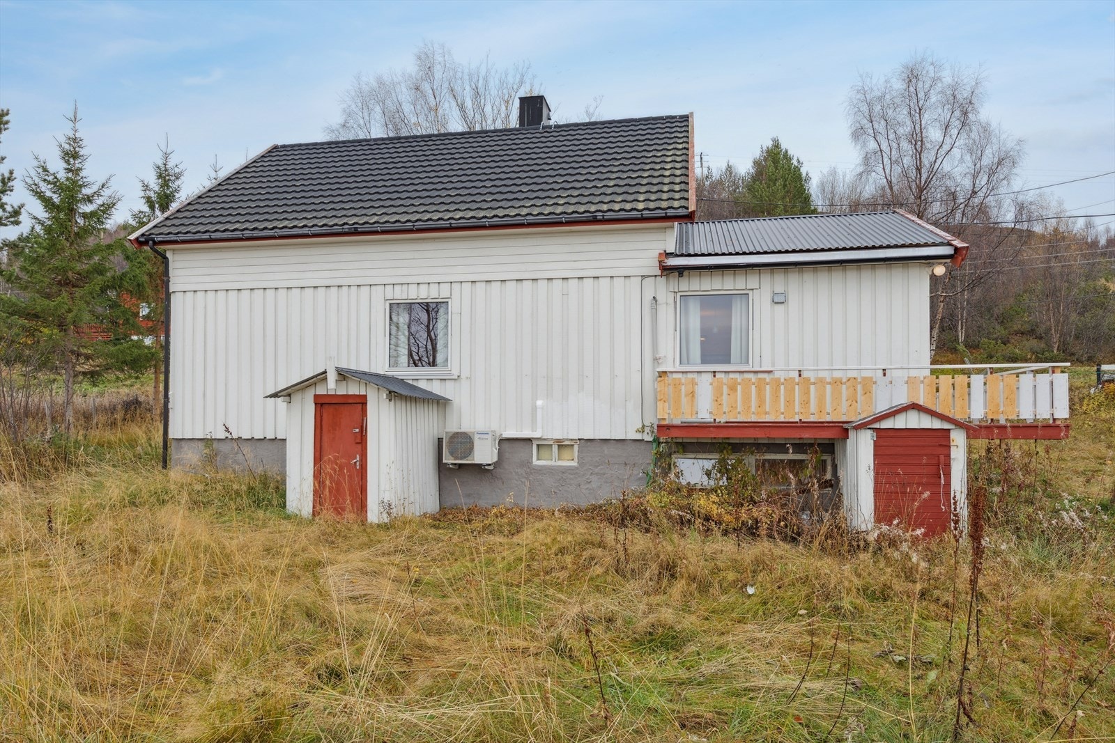 Boligen ligger i naturskjønne omgivelser. Galleribilde