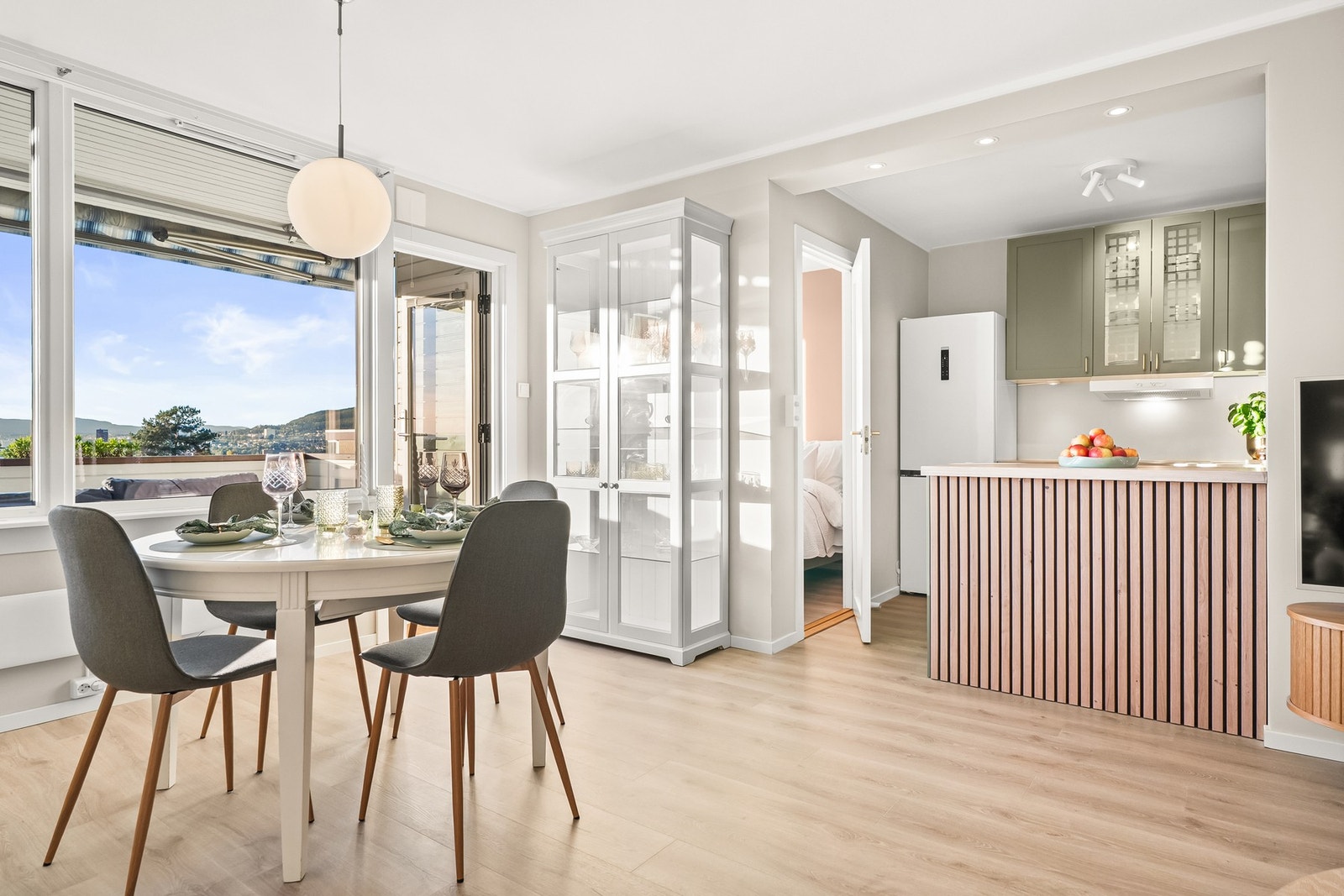 Mulighet for peis til vedfyring i rommet! Galleribilde