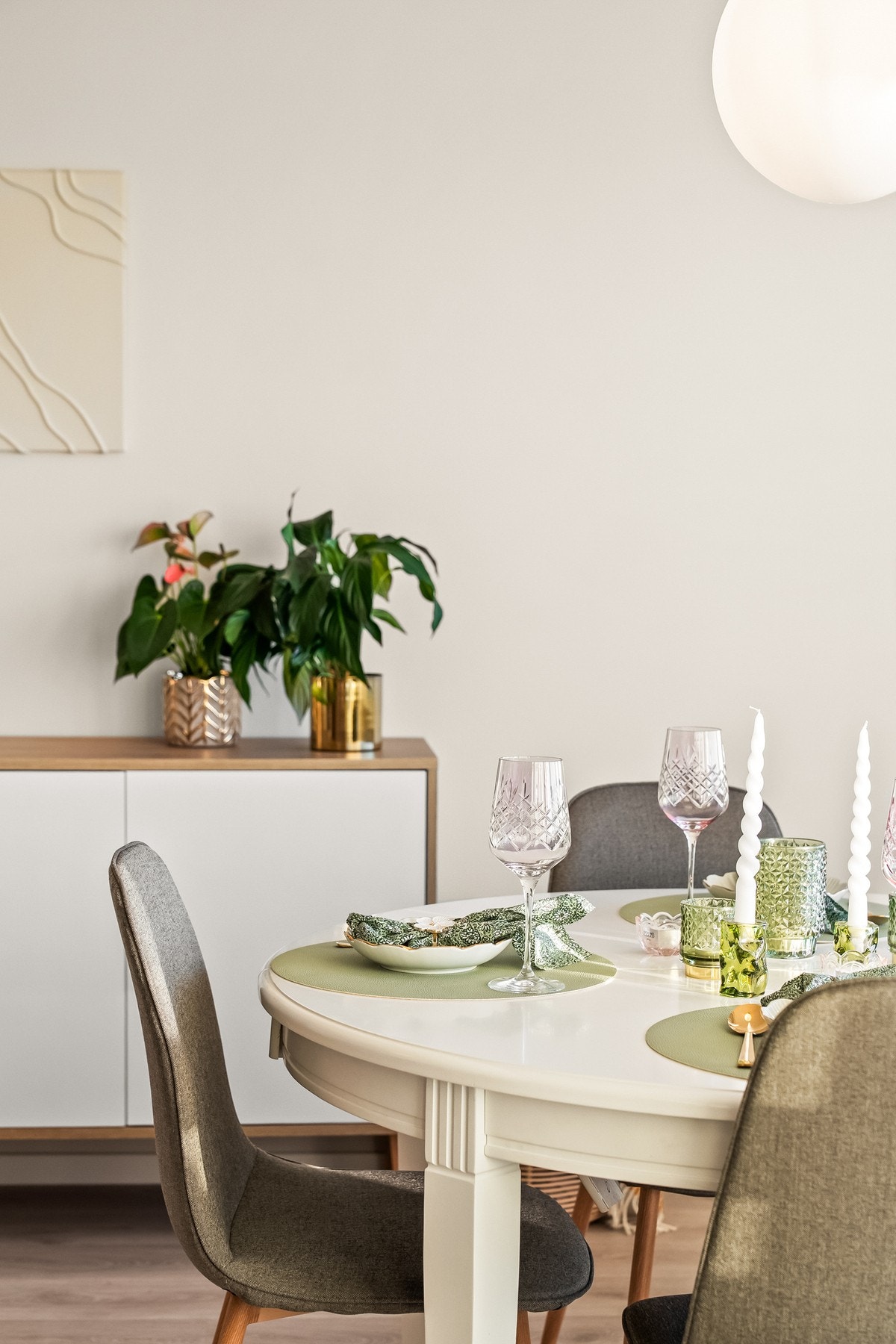 Nå kan du sikre deg en meget flott 2-roms leilighet med en av de bedre beliggenhetene i området! Galleribilde