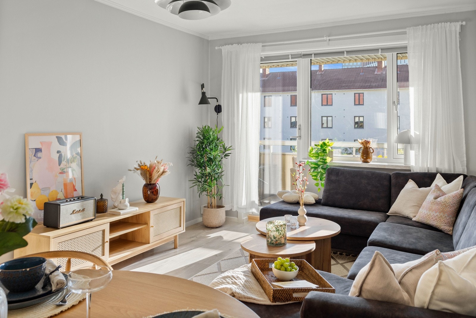 Det er varmefolie i gulvet i entré, stue og på kjøkken. Dette gir behagelig varme og styres av termostat. Galleribilde