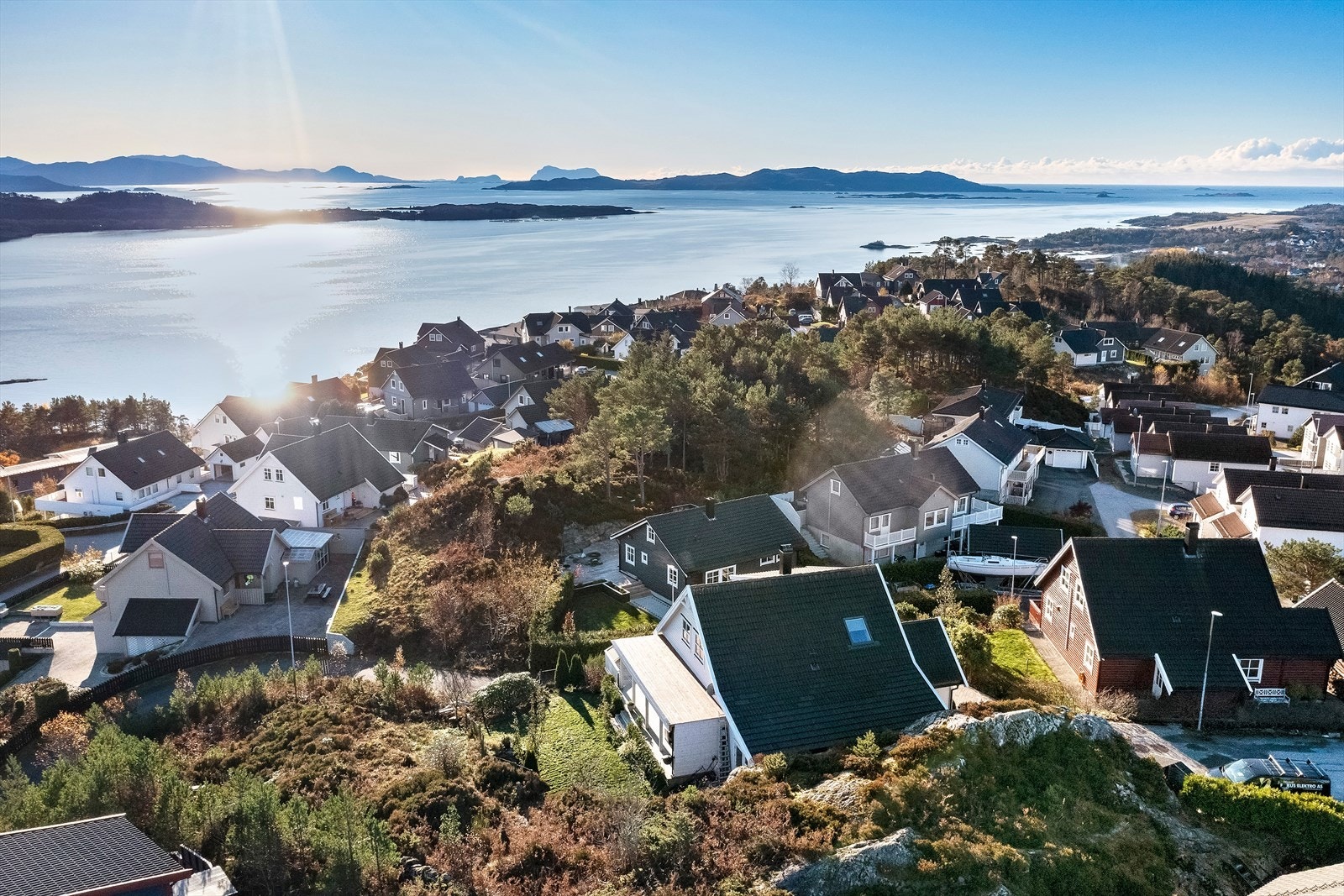 Enebolig på toppen av Kviteberget. Galleribilde