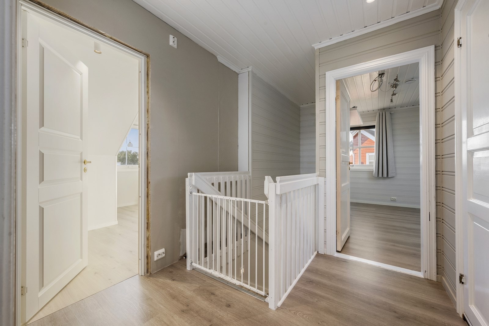 Gang/trapperom i 2. etg. Galleribilde