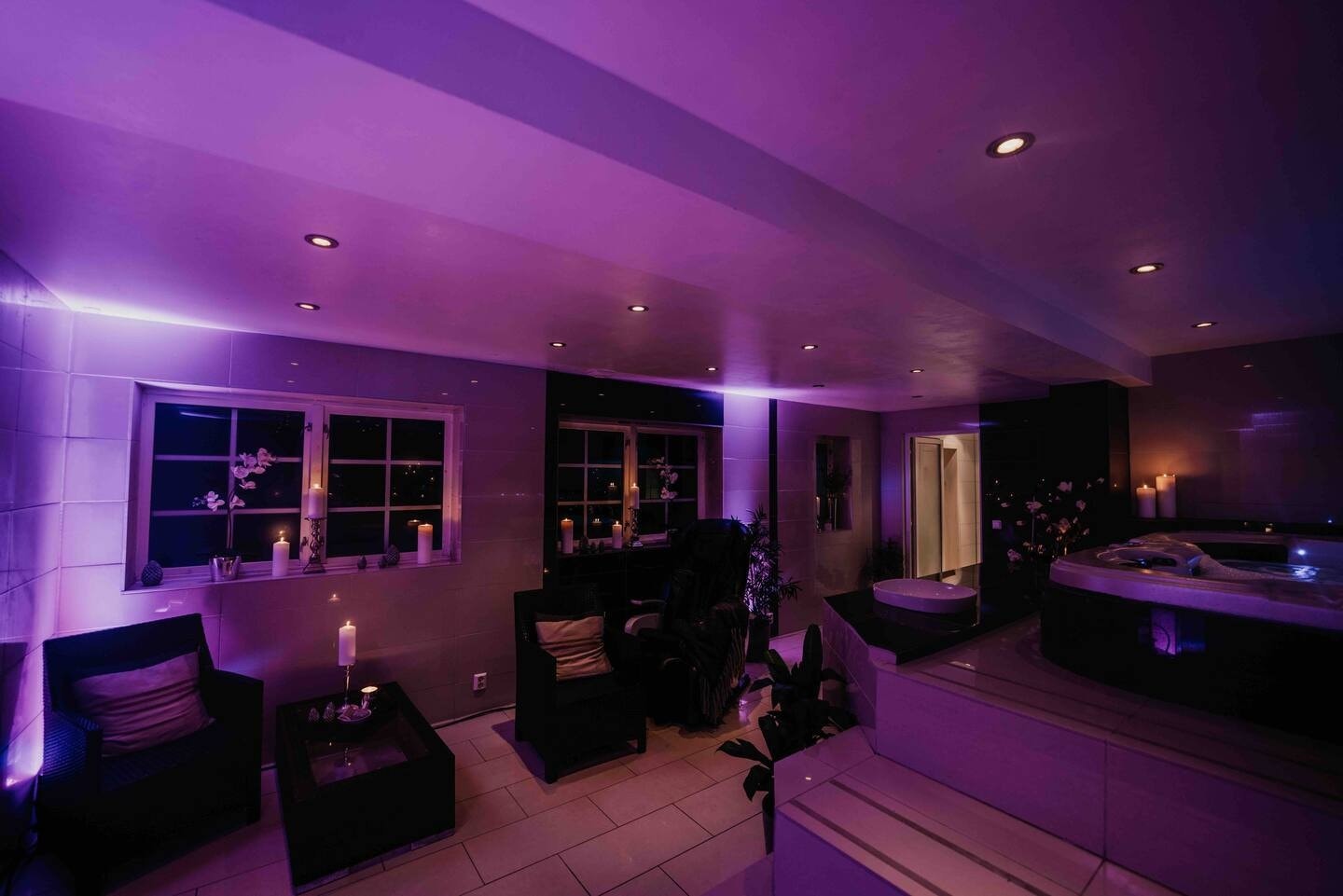 Spaavdeling bør kontrolleres nærmere av fagfolk innen bademiljø. Komplisert tekn. anlegg. Galleribilde