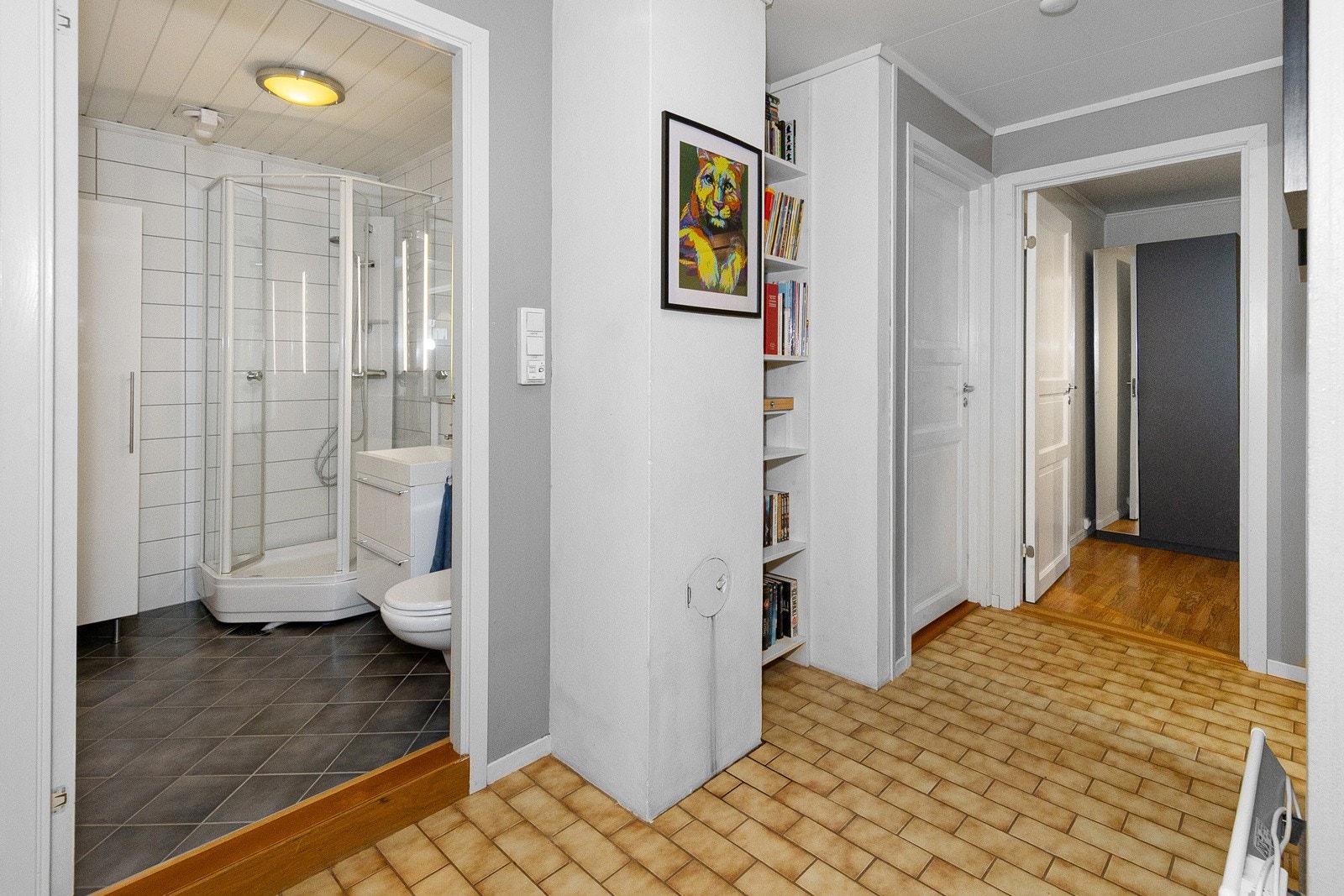 Gang underetasje Galleribilde