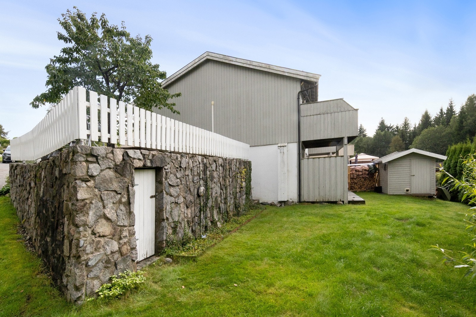 Det er også lagringsplass under plattingen Galleribilde