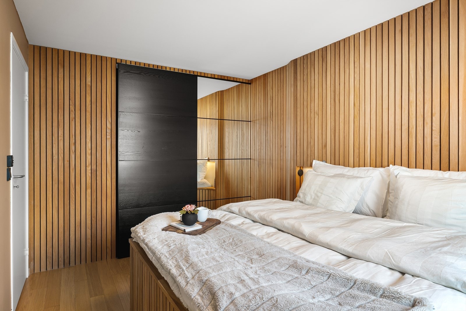 Innebygd skyvedørsgarderobe. Galleribilde