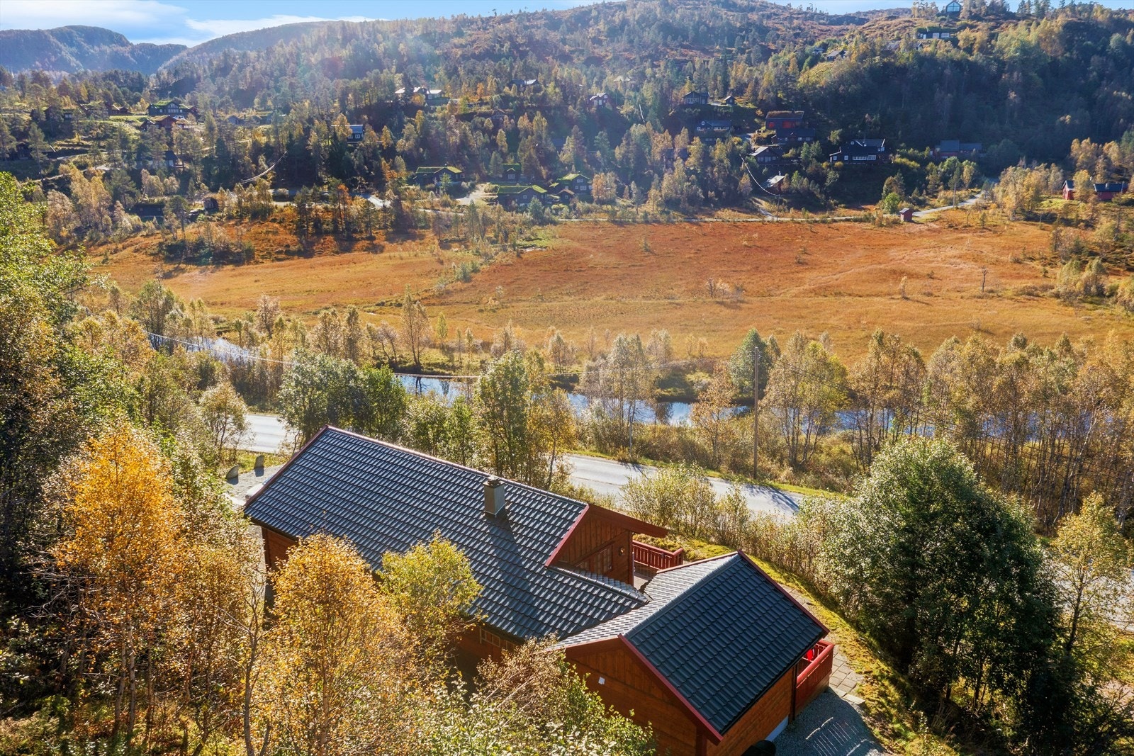 Utsikt mot Løkjentunet Galleribilde