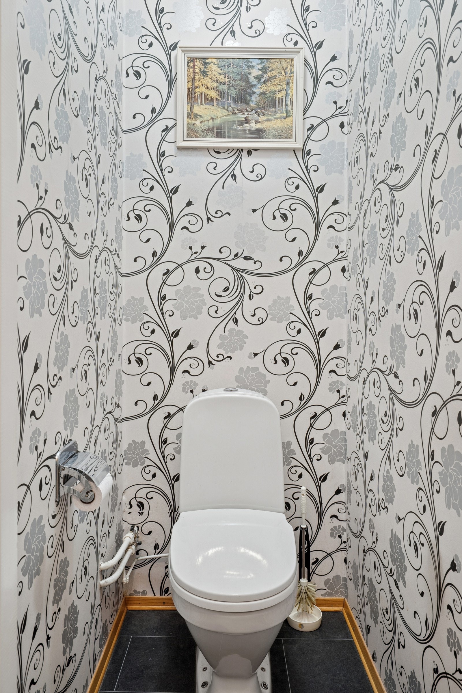 Toalettrom. Galleribilde