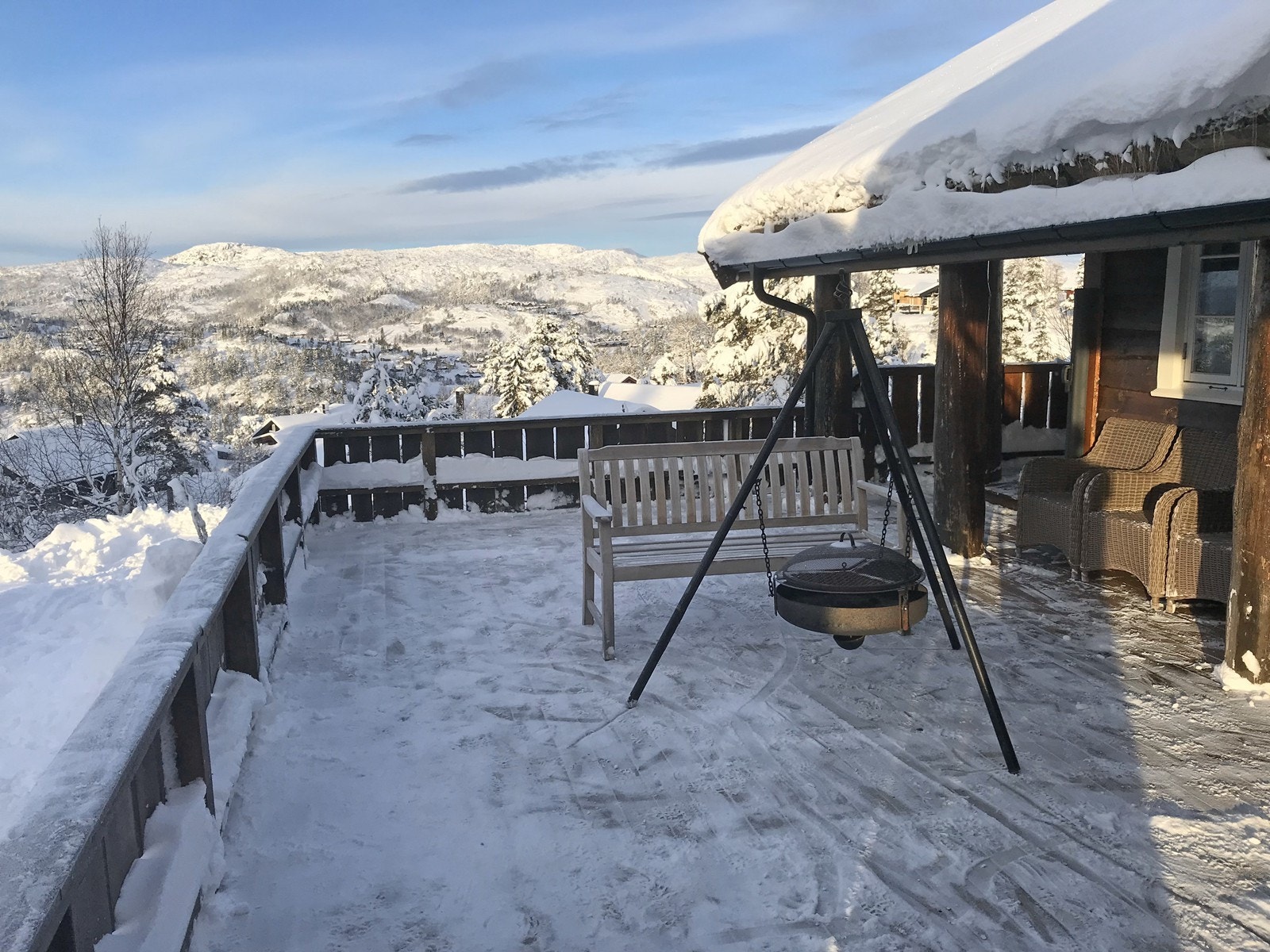 Høyt luftig og med bålpanna klar Galleribilde