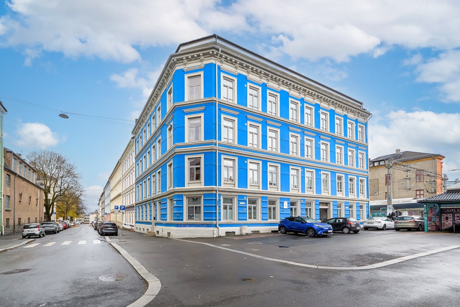 Borettslaget har 6 parkeringsplasser etter førstemann til mølla prinsippet. Galleribilde