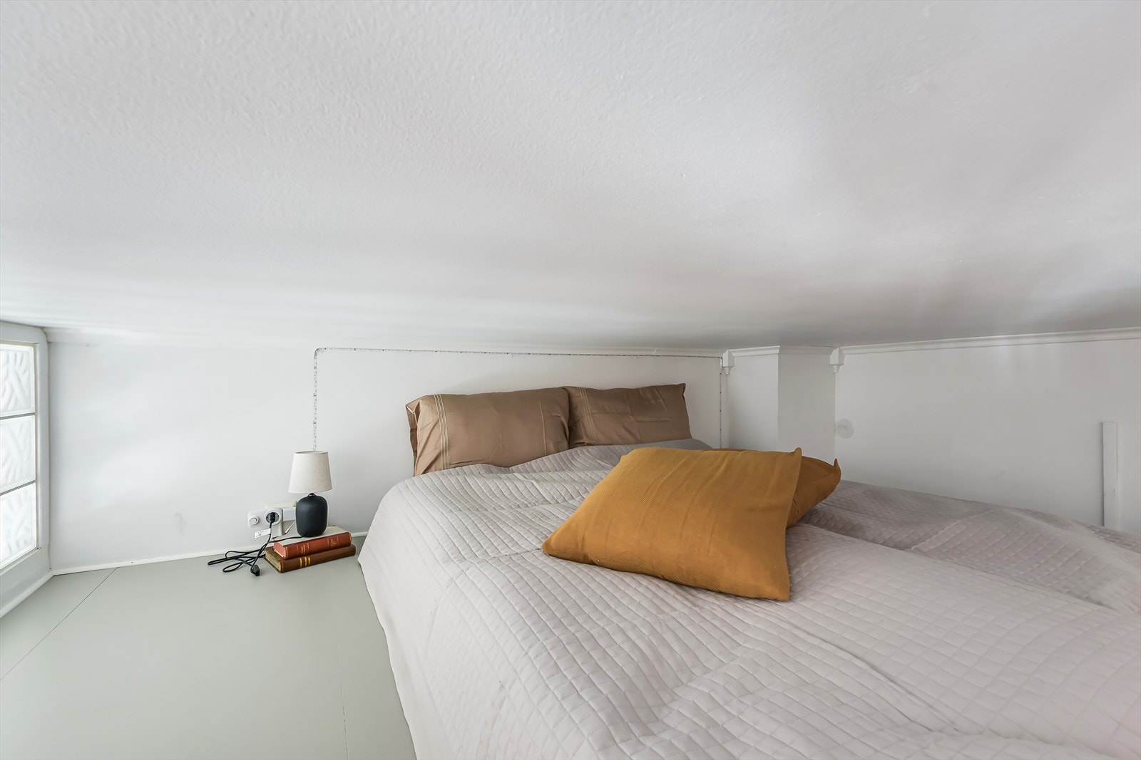 Hems gir god plass til gjester eller ekstra lagringsplass. Galleribilde
