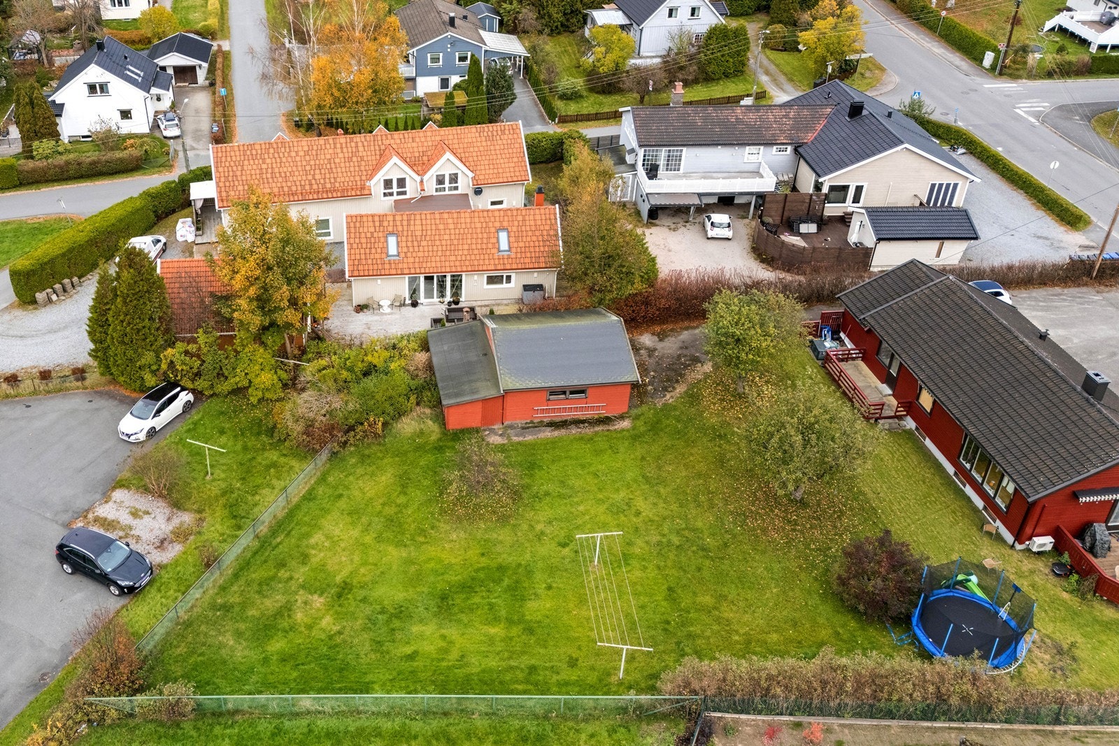 Adkomst til offentlig vei er over eiendommen, gnr.1041, bnr. 150 - med tinglyst veirett 04.07.2023 Galleribilde