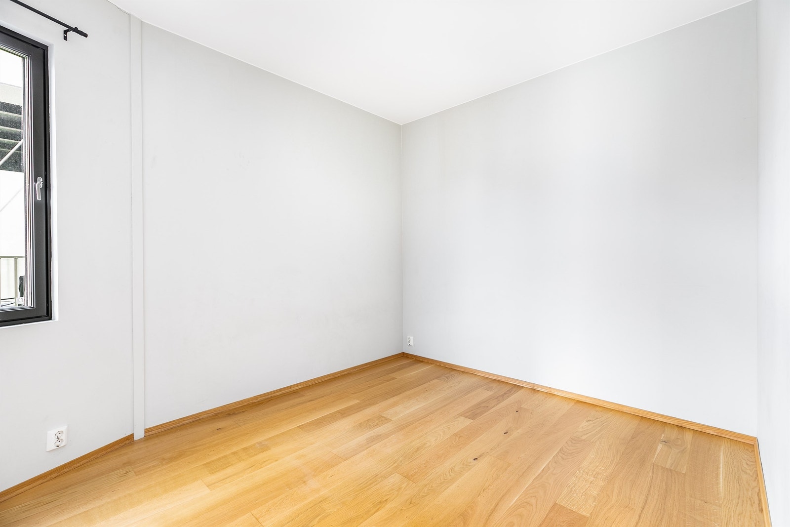 Med nesten 12 kvm. er soverommet av god størrelse. Galleribilde