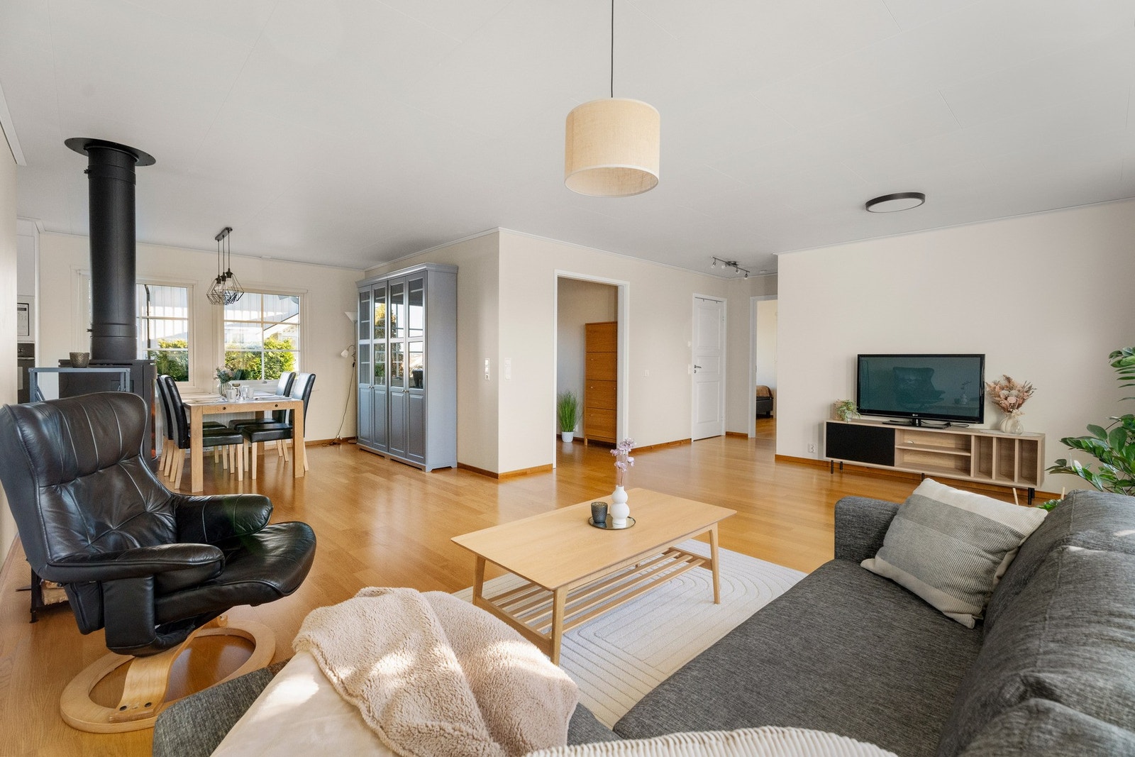 Boligen har alt på ett plan for en praktisk hverdag Galleribilde