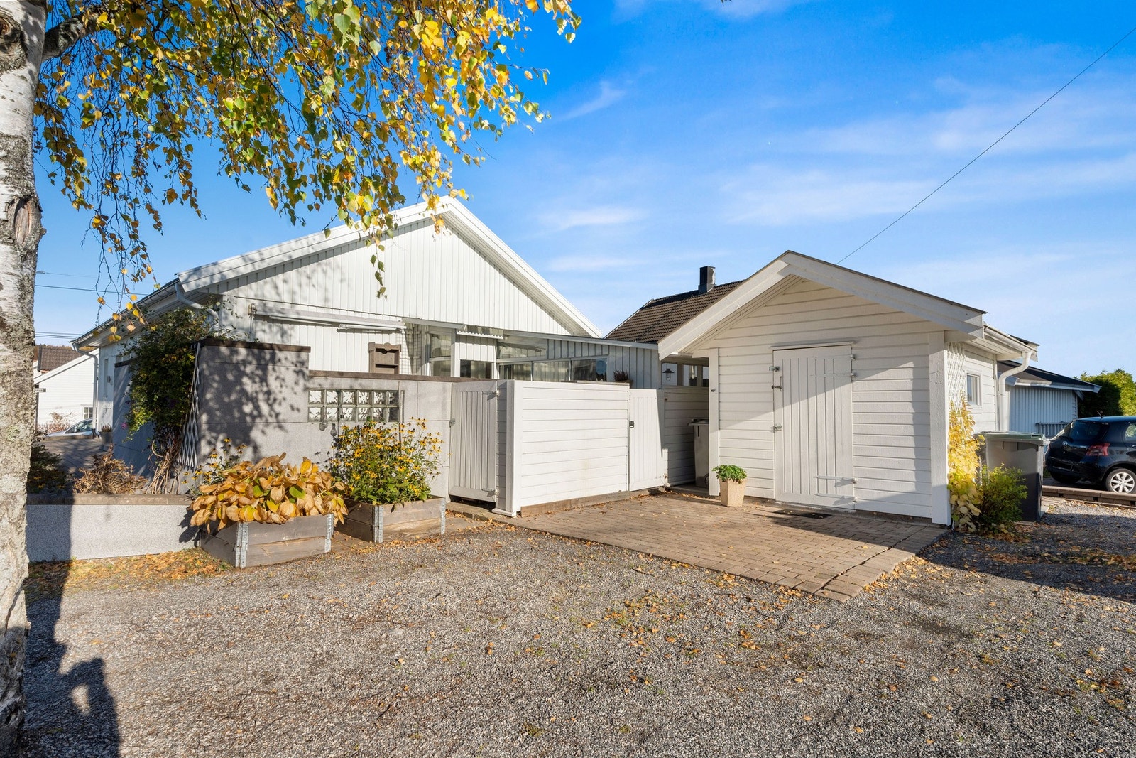 Parkering på gruset gårdsplass Galleribilde