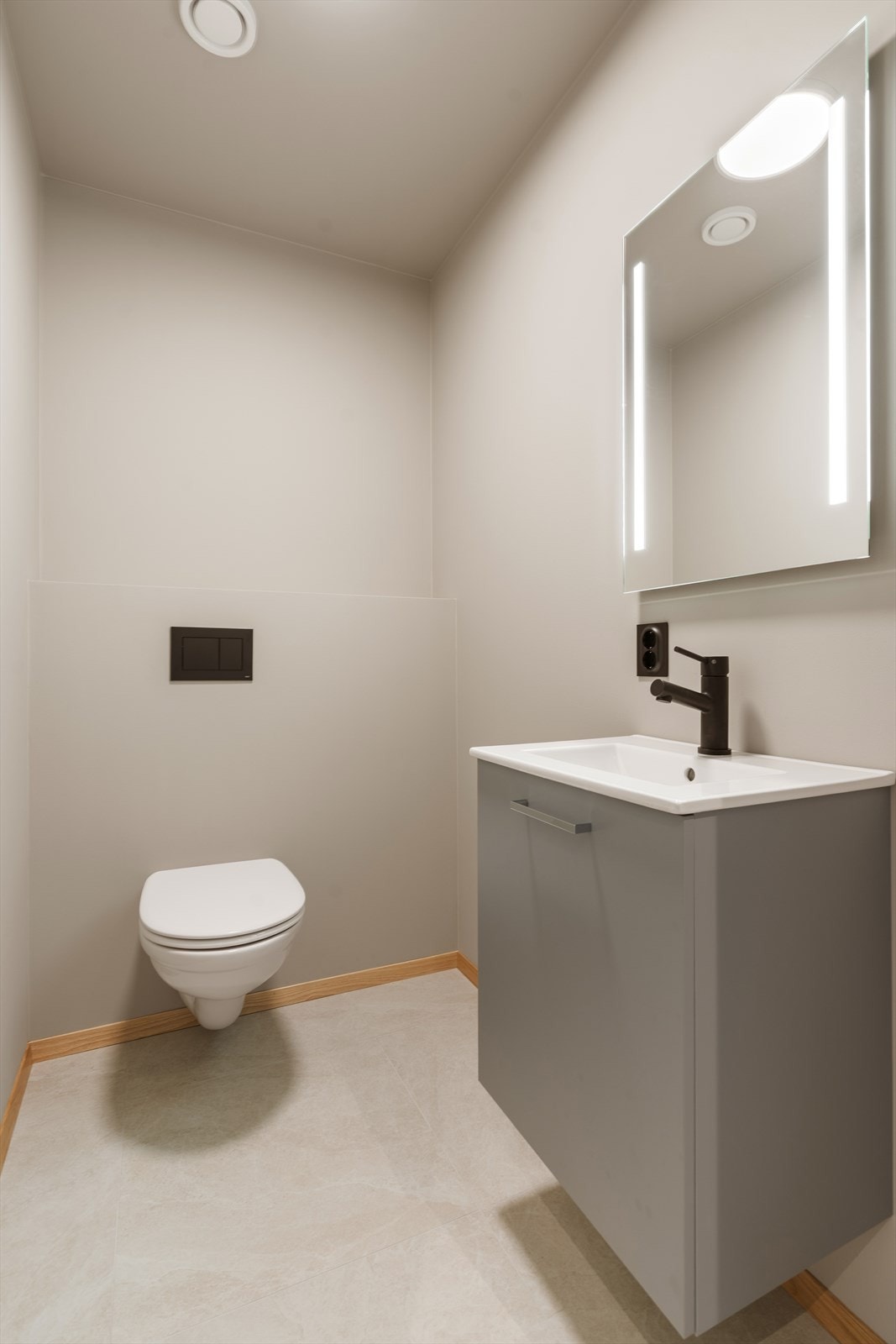 Flott gjestetoalett Galleribilde