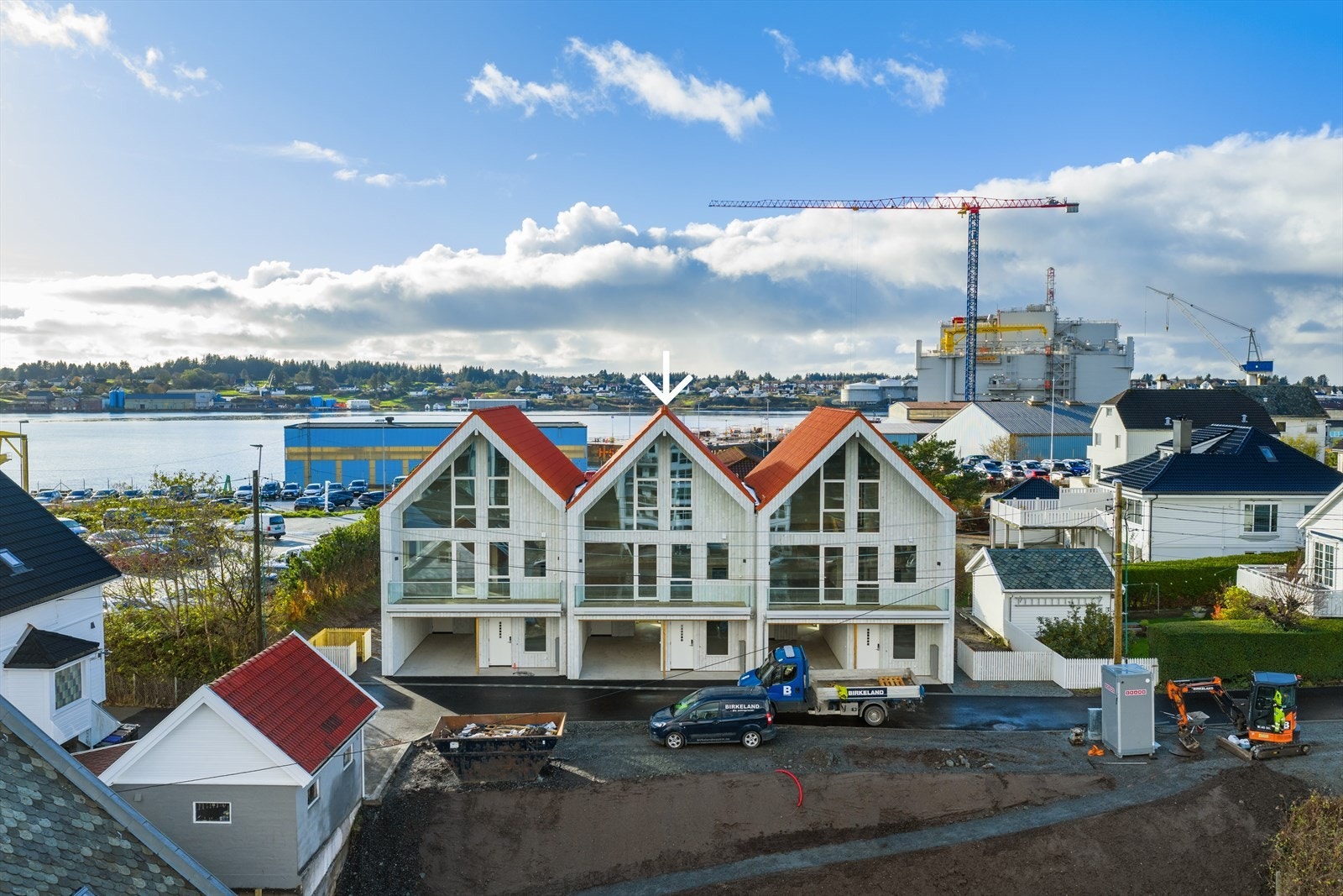 Beliggenhet i et veletablert og maritimt nabolag på Risøy Galleribilde