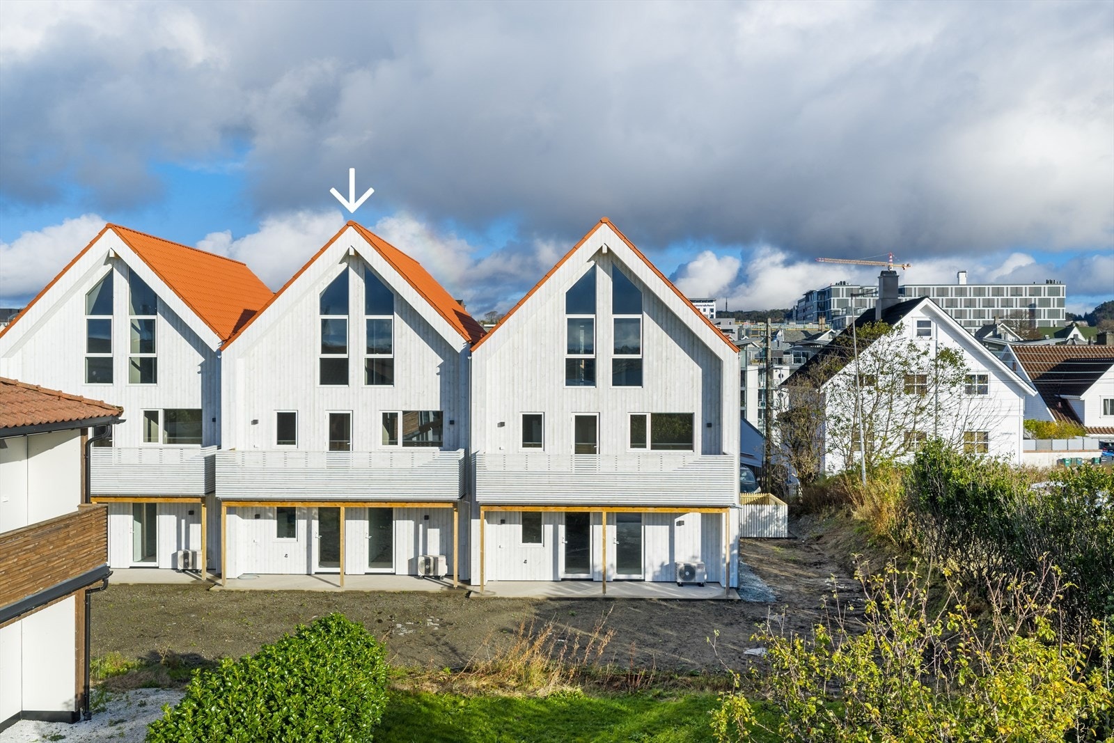 Nyoppført rekkehus med sentral beliggenhet med gangavstand fra sentrum Galleribilde