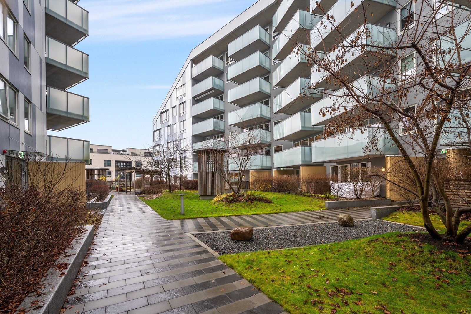 Leiligheten har et pent opparbeidet fellesområde. Galleribilde