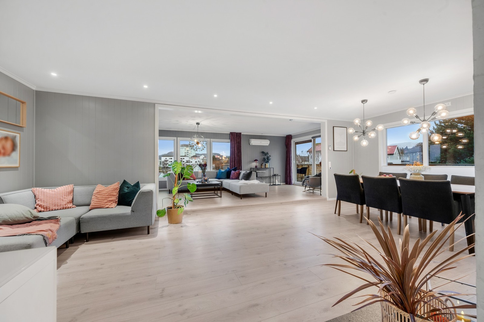 - Hele boligen er pent oppusset siden nåværende eier overtok i 2019. Galleribilde