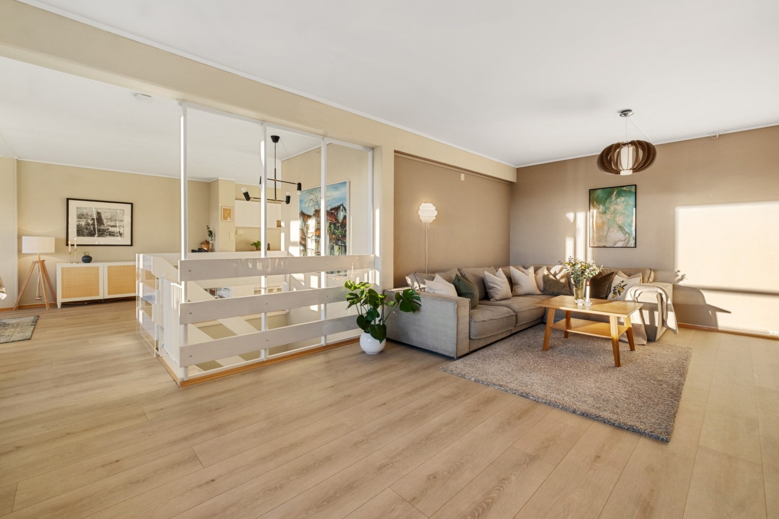 Hovedetasjen oppleves som romslig Galleribilde