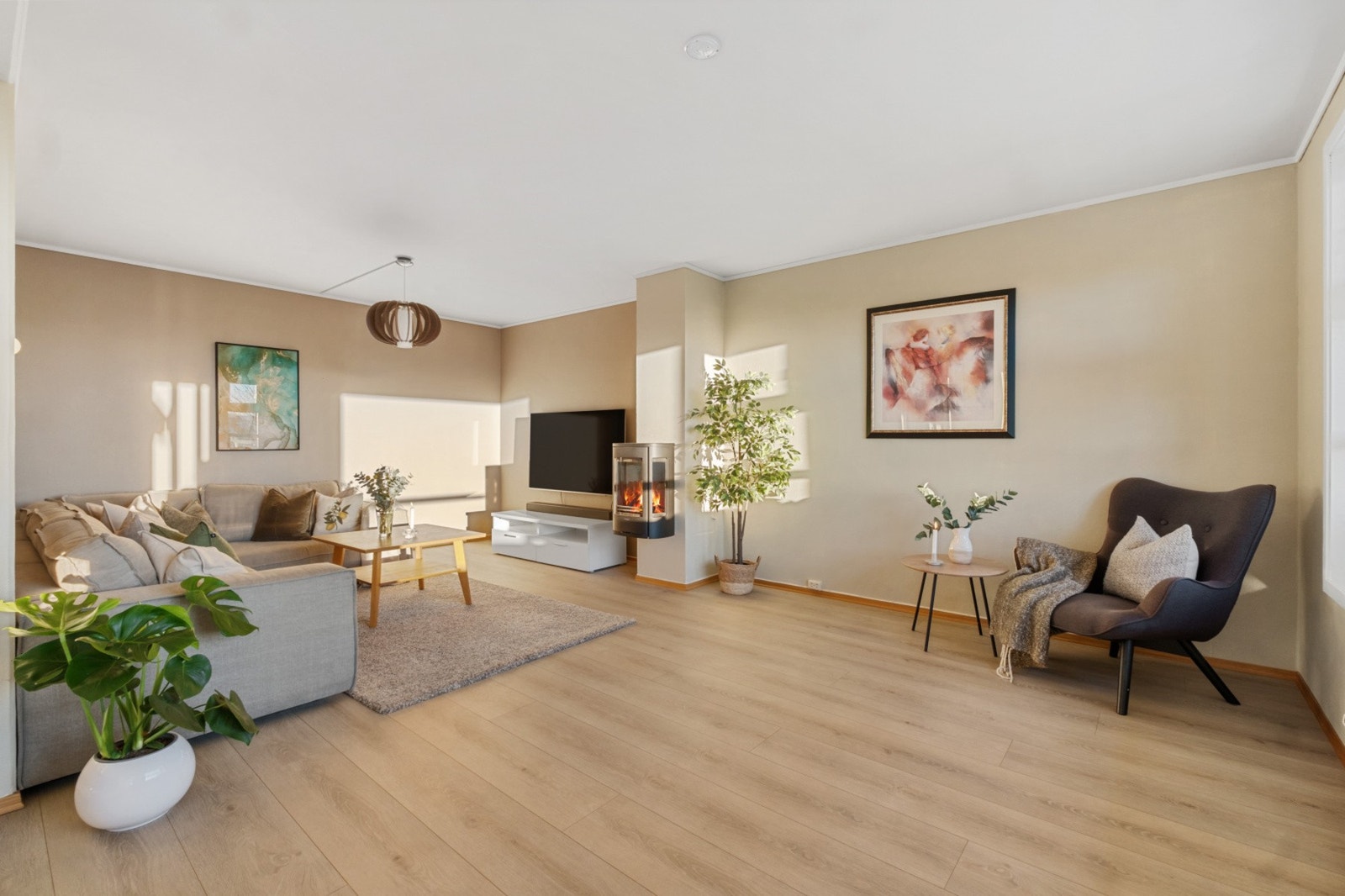 Hovedetasjen er malt i behagelig og tidsriktig fargevalg Galleribilde