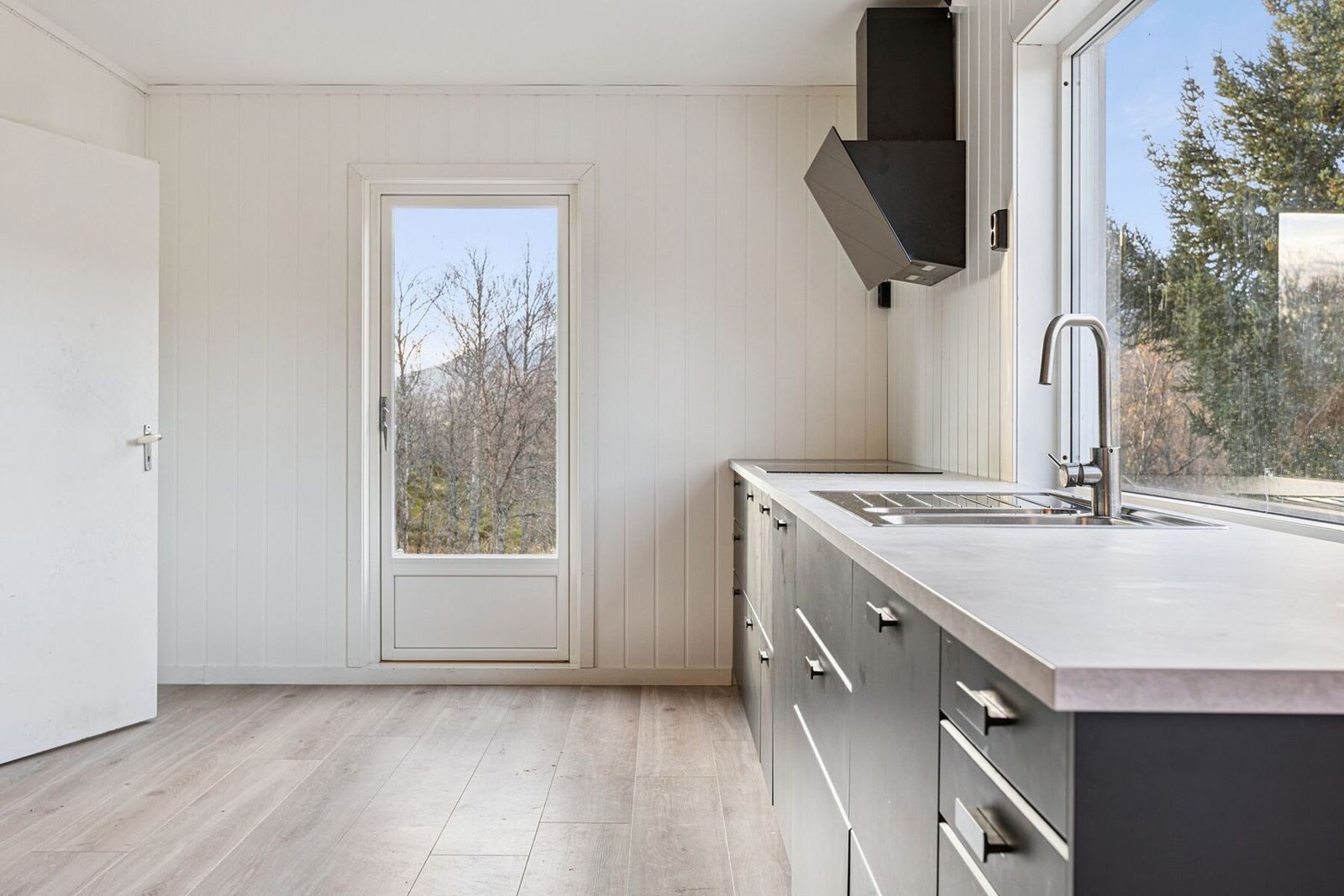 Det er klargjort for å bygge veranda med adkomst fra kjøkkenet Galleribilde