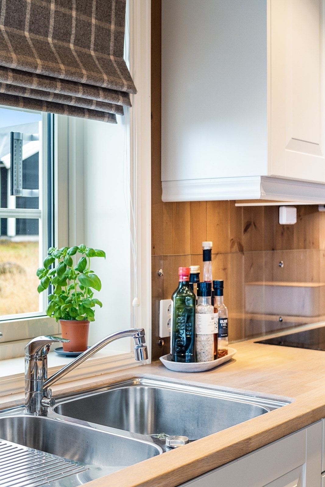 Avtrekk fra ventilator ut gjennom yttervegg Galleribilde