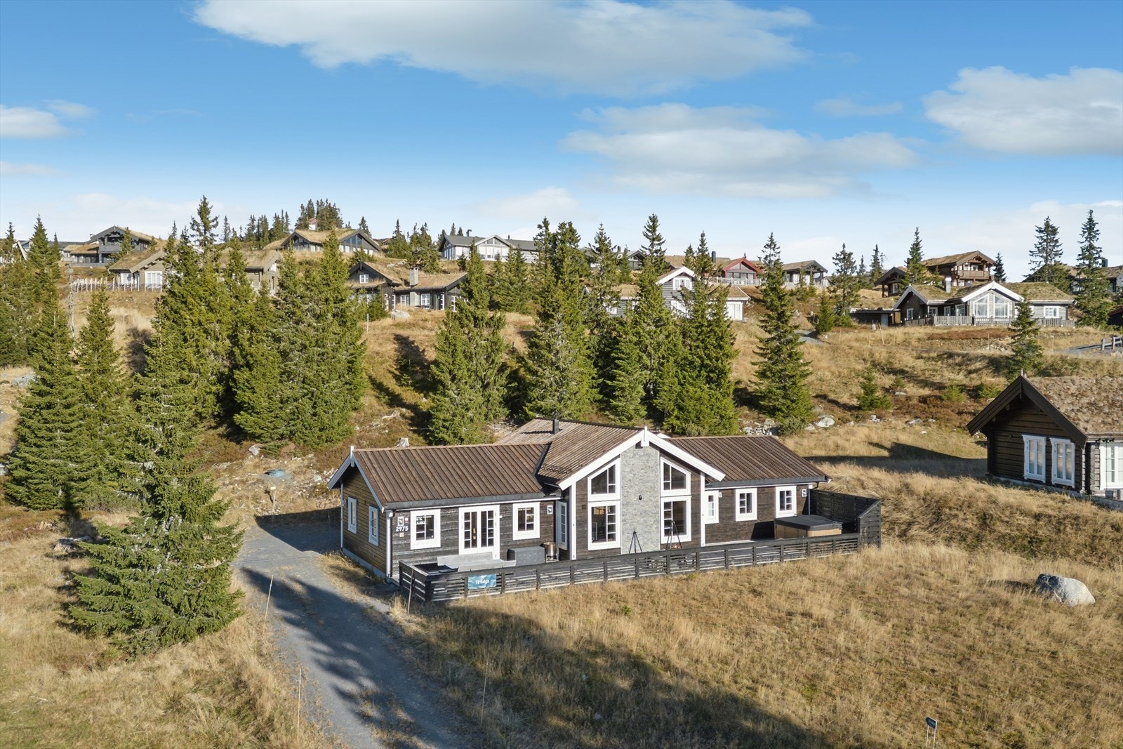 Drømmer du om en romslig familiehytte med god standard? Galleribilde