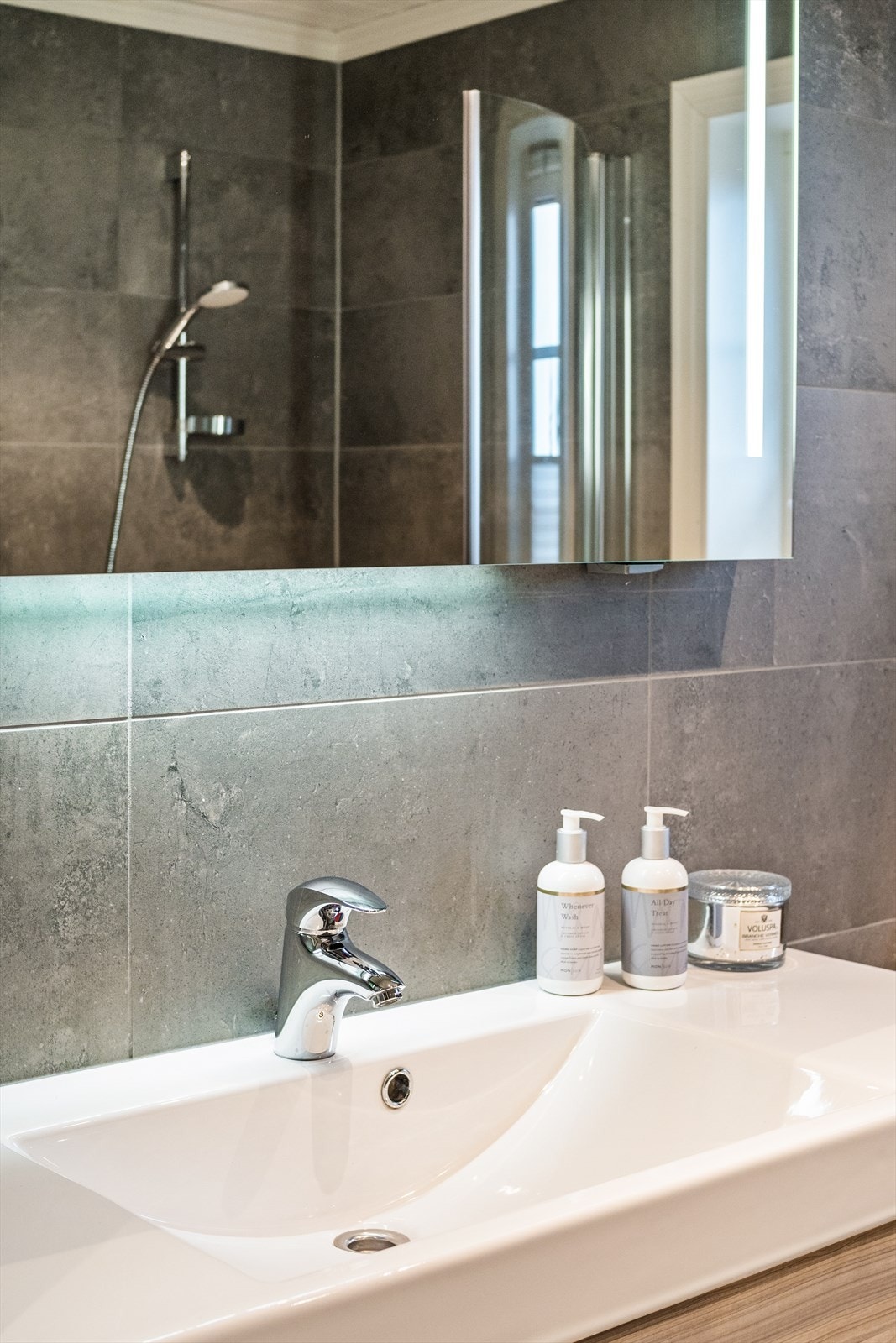 Fritidsboligen har rør-i-rør opplegg og vvb på ca. 300 liter Galleribilde