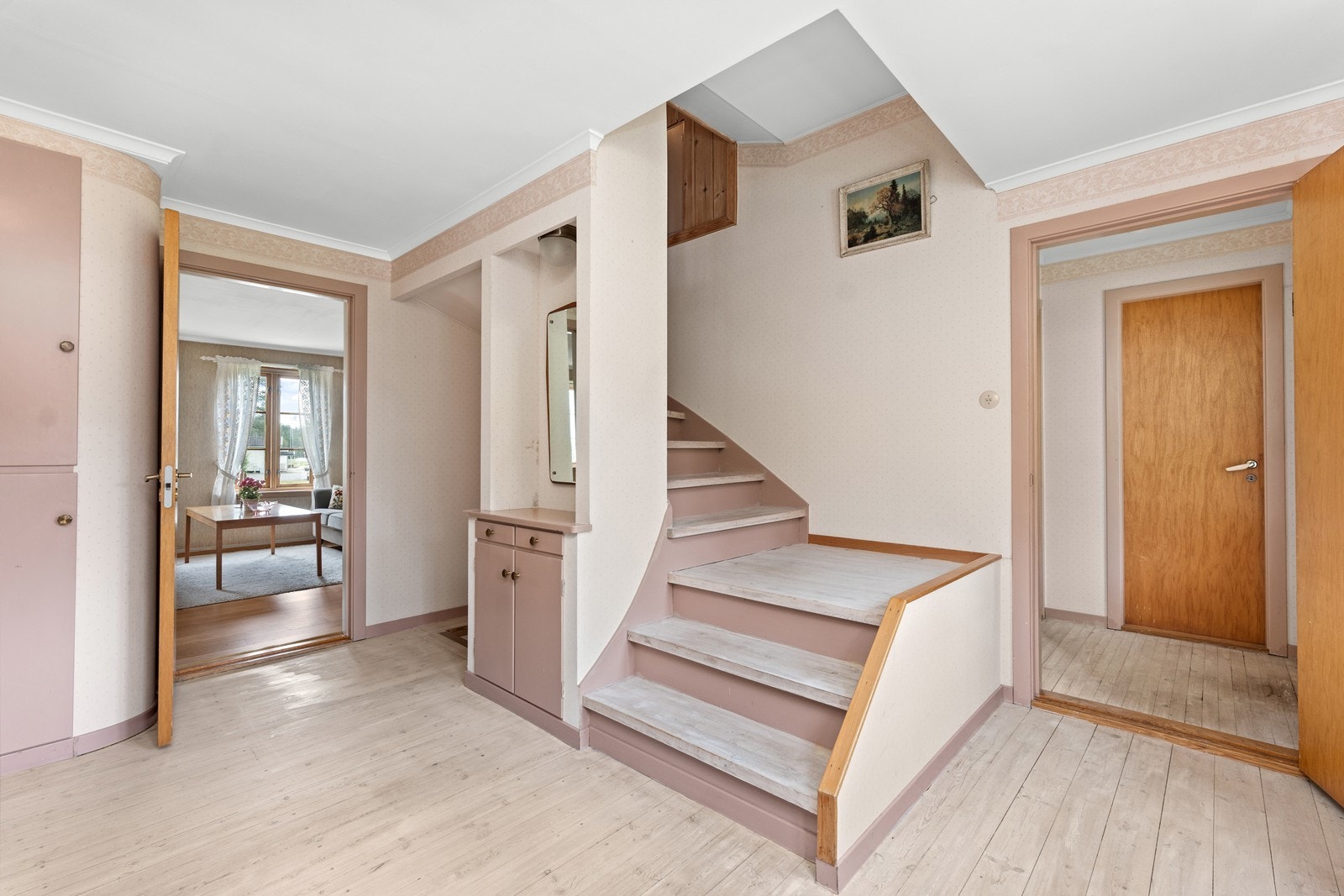 Trapp til loft og kjeller. Galleribilde