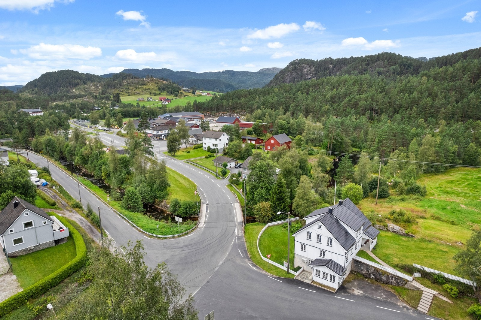 Sentralt plassert i Kvinlogskrysset. Galleribilde