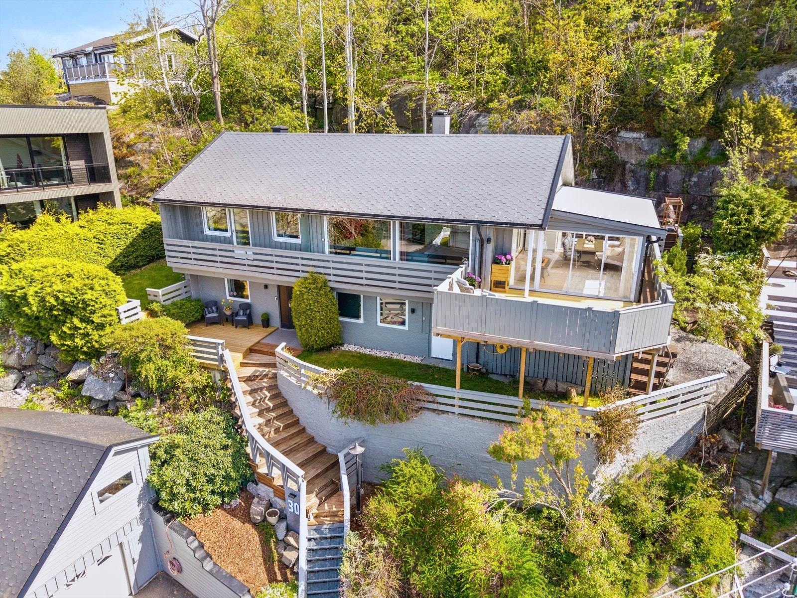 Velkommen til Maurveien 30! Enebolig med hybelleilighet, midt på barnevennlige og veletablerte Gjekstad! Galleribilde