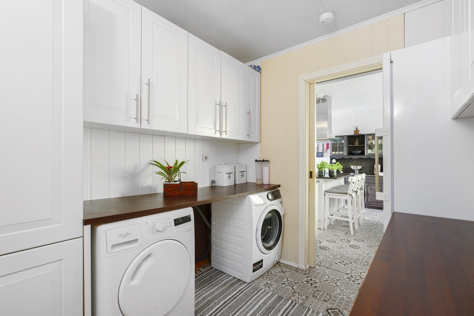 Vaskerom med god skapplass Galleribilde