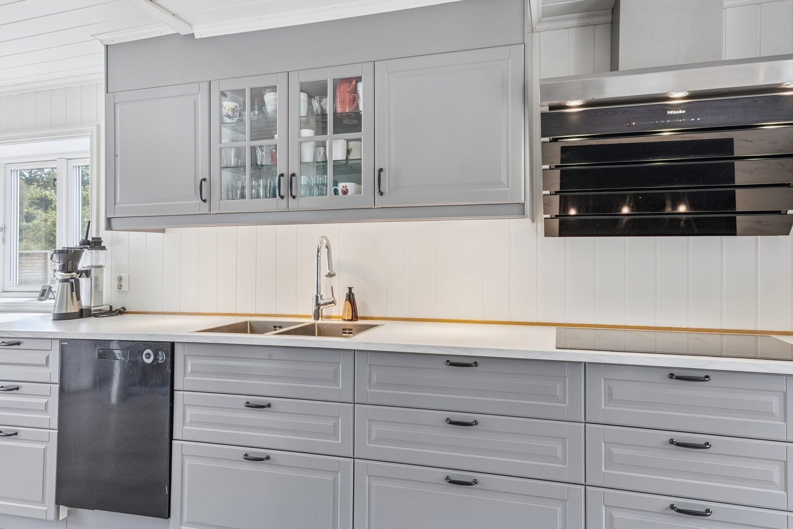 Delikat og pent kjøkken som ble pusset opp i 2018. Galleribilde