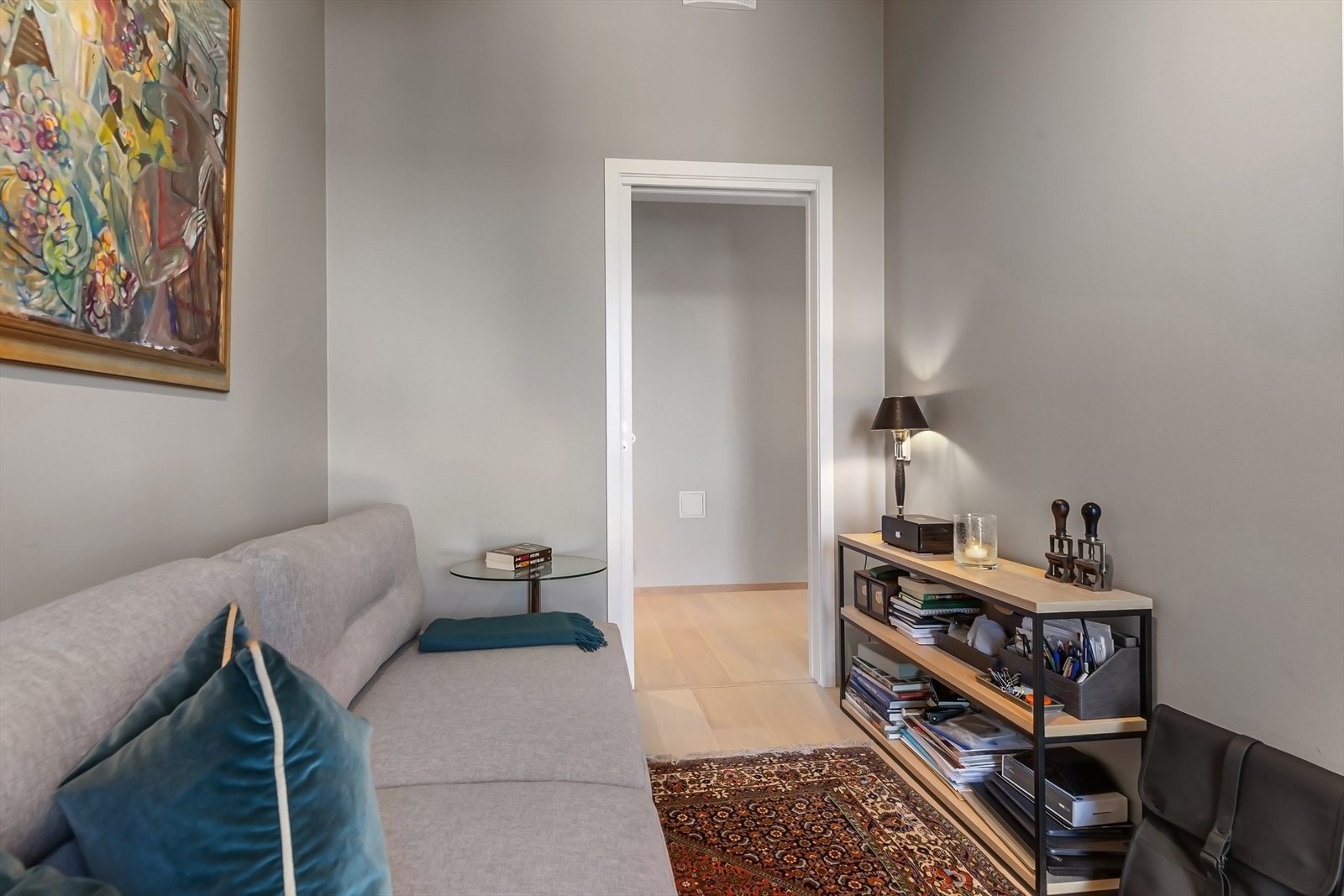 Det er gulvvarme på alle soverom, som gir en jevn og behagelig varme gjennom hele året. Galleribilde