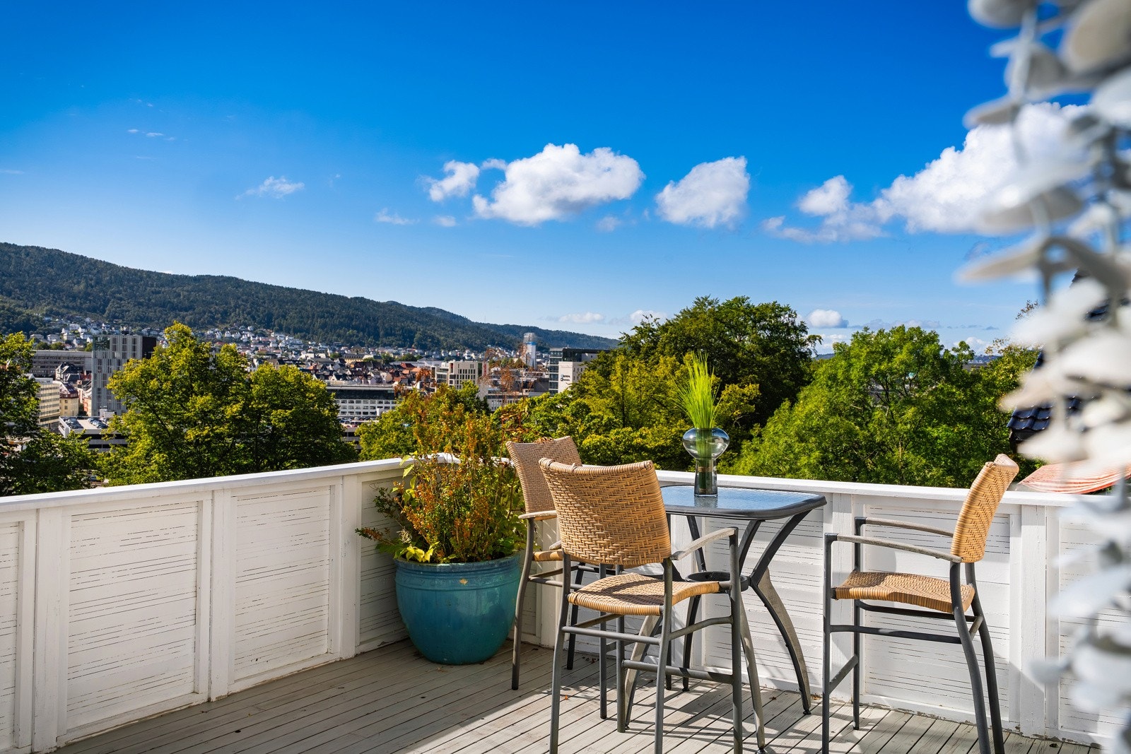 - Et naturlig samlingspunkt med sol og utsikt -