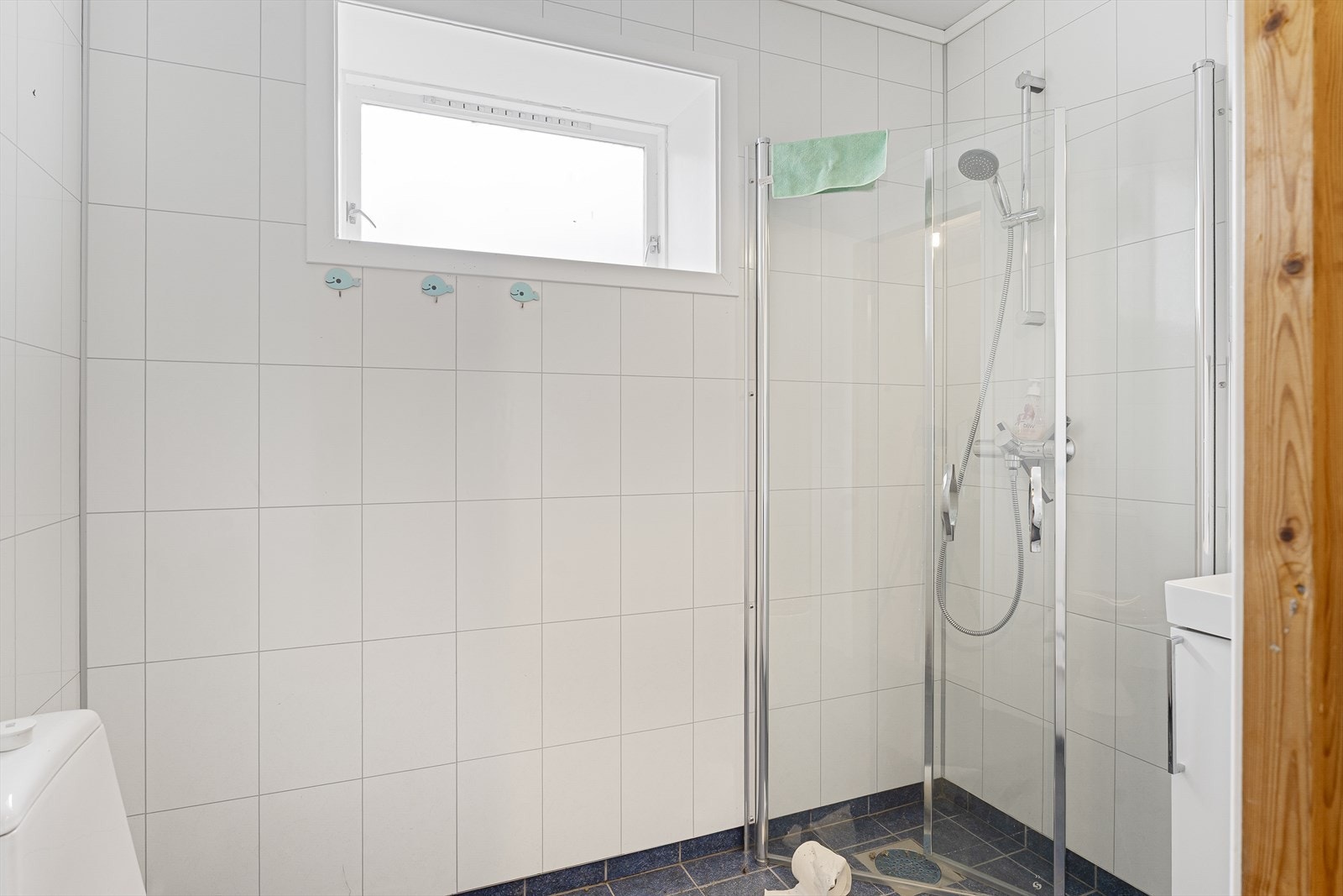 Bad i kjelleretasje. Galleribilde