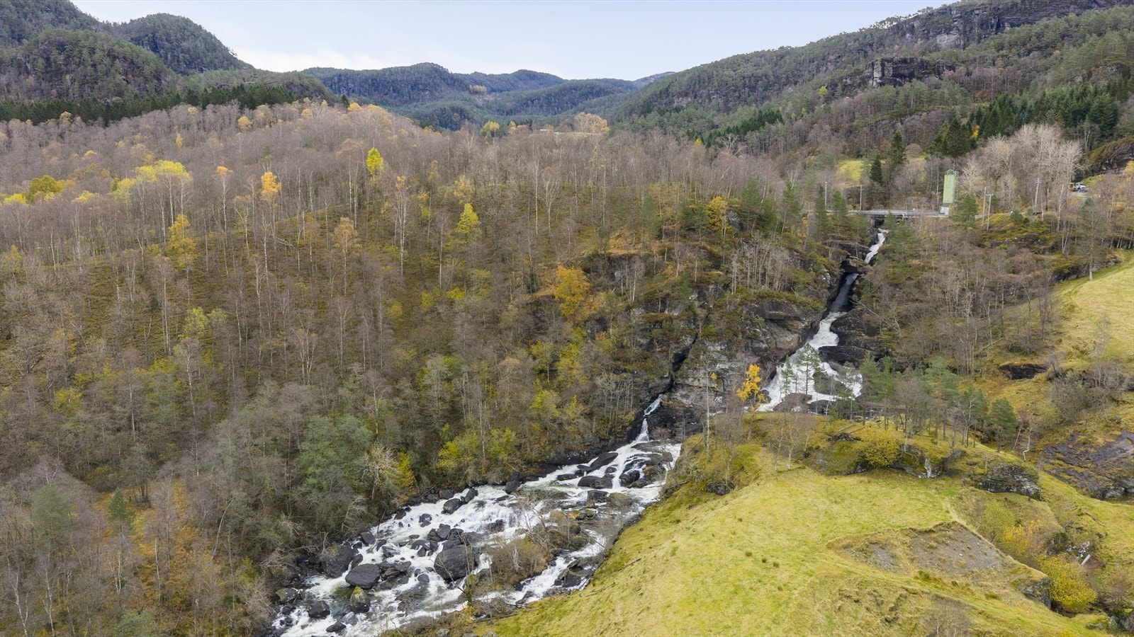 Vikedalselva og Lokafossen. Galleribilde
