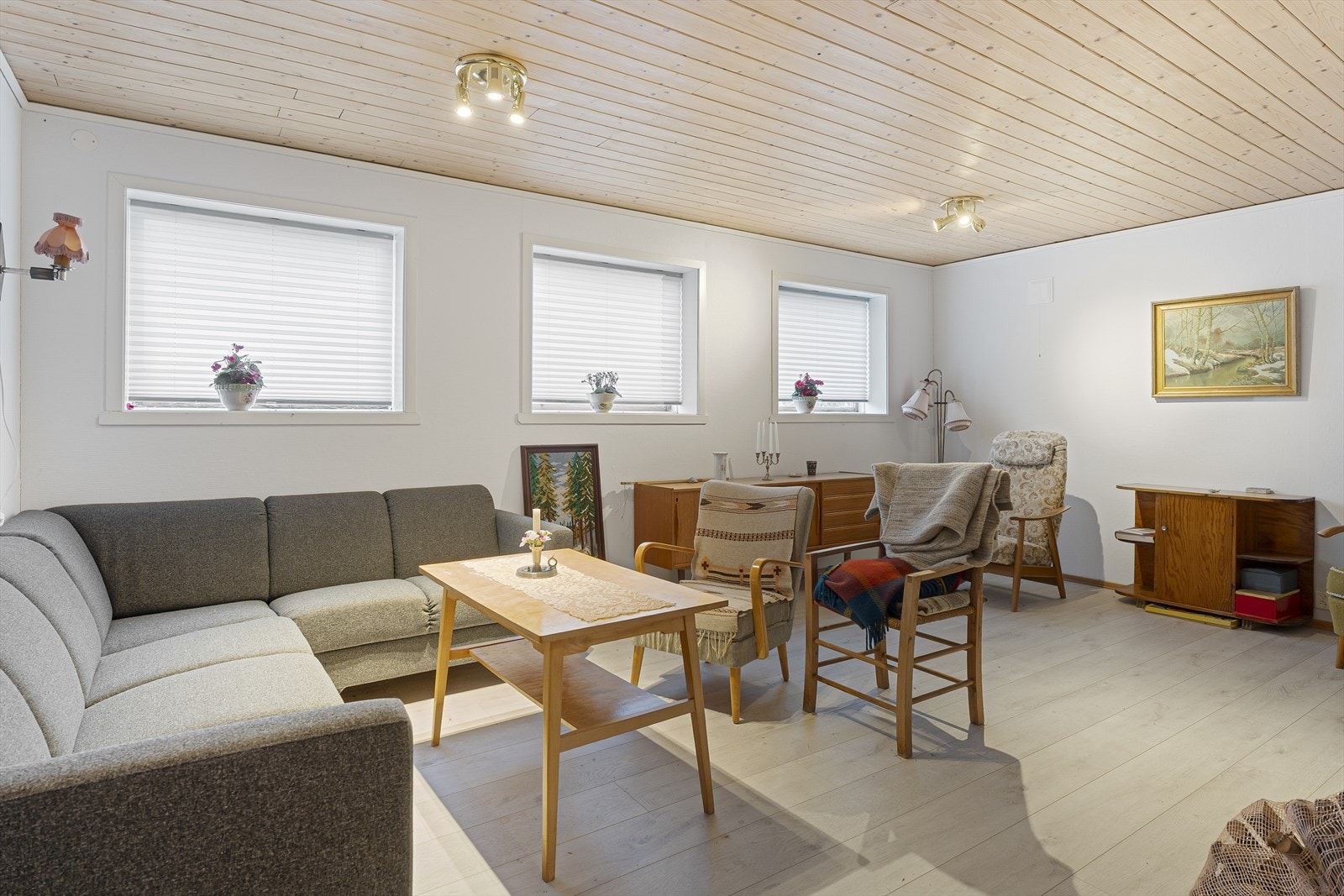 Kjelleretasje. Galleribilde