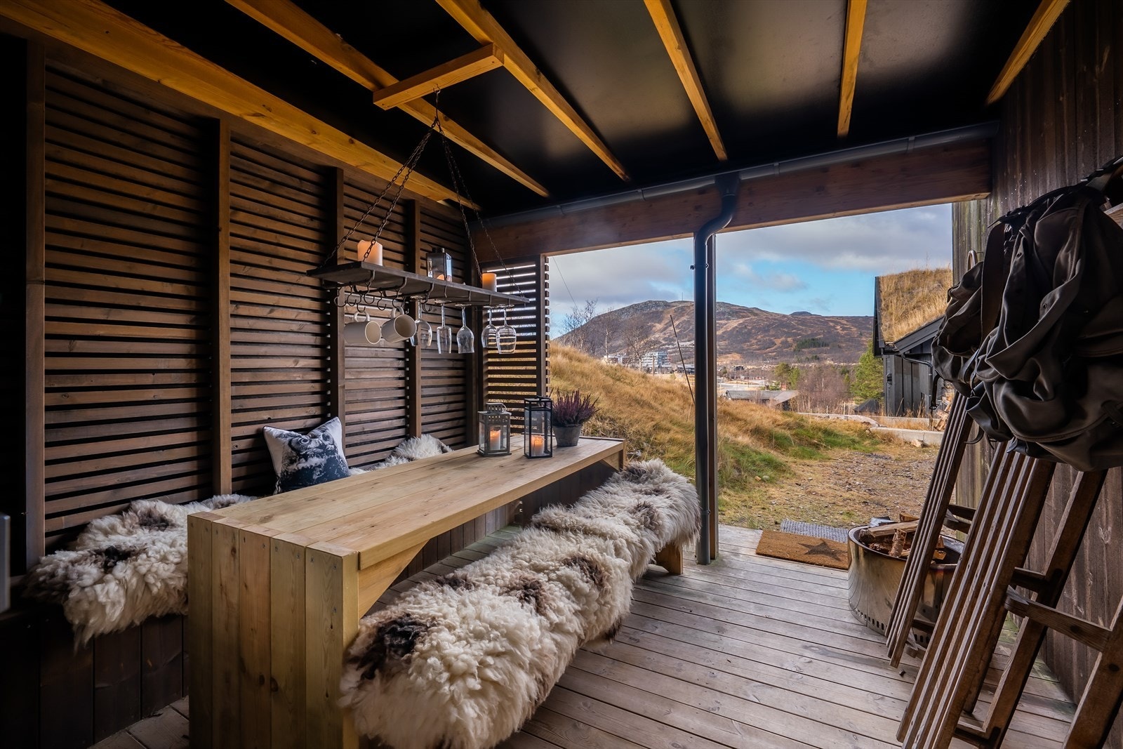 Lun og koselig overbygd utekrok. Galleribilde