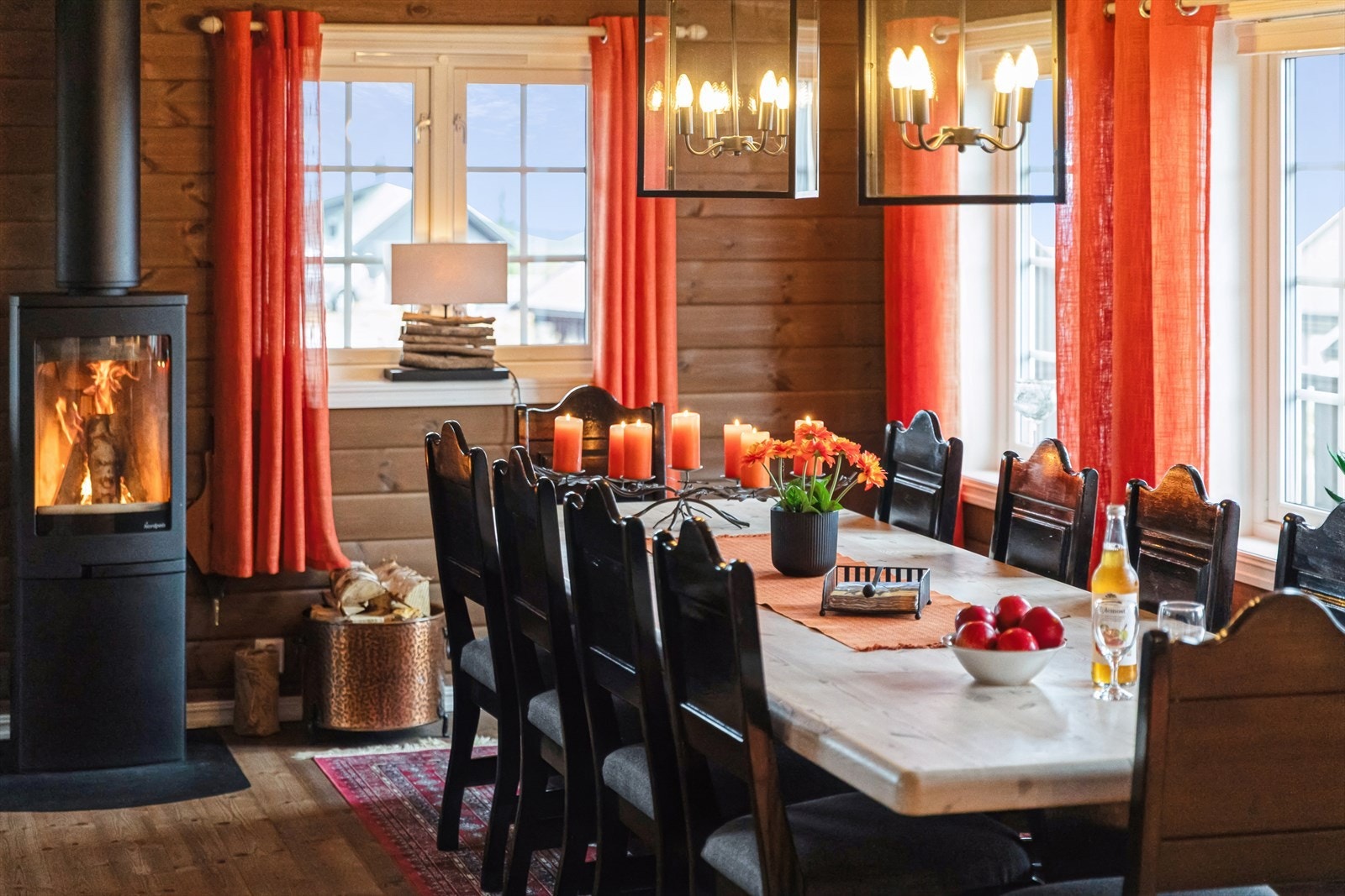 Hyggelig vedovn til kalde høstkvelder. Galleribilde