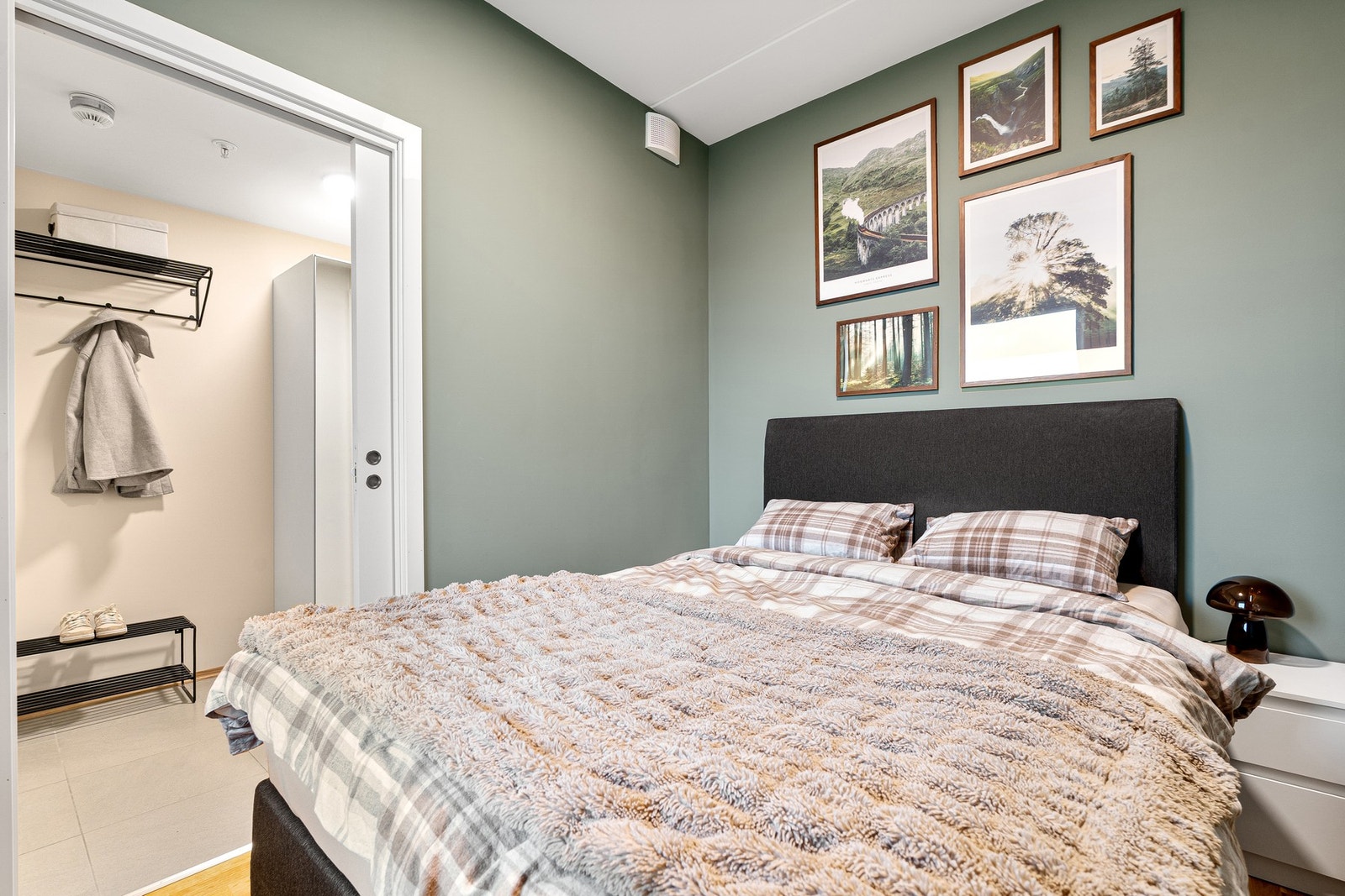 Felleskostnadene inkluderer bl.a fjernvarme, parkering, kommunale avgifter, kabel-tv og internett. Galleribilde