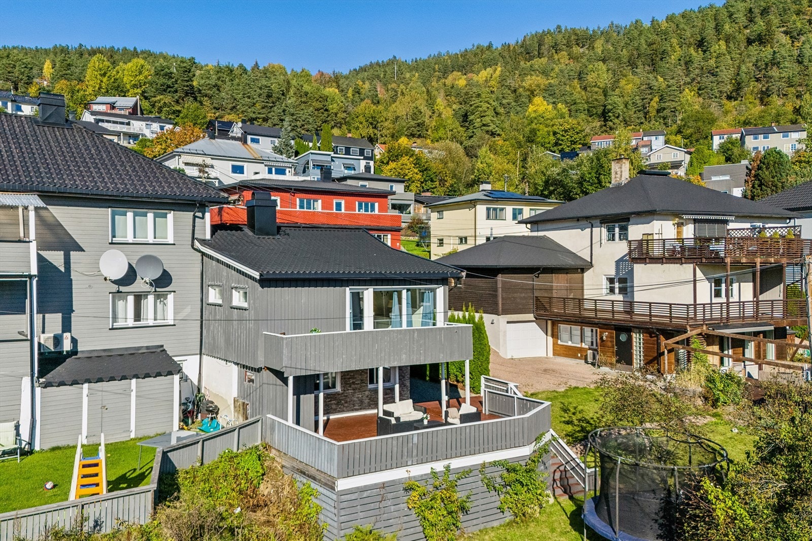 Eiendommen er beliggende i et meget attraktivt område på Øren. Galleribilde