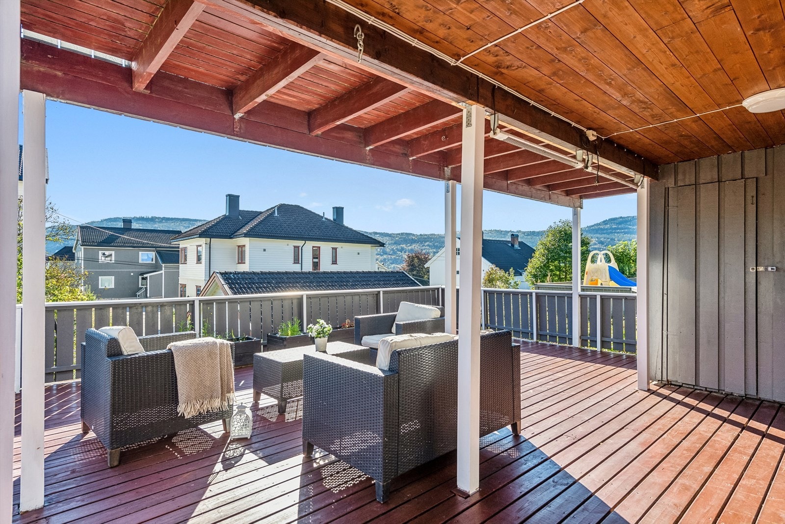 Her ligger alt til rette for å nyte finværsdagene utendørs. Galleribilde